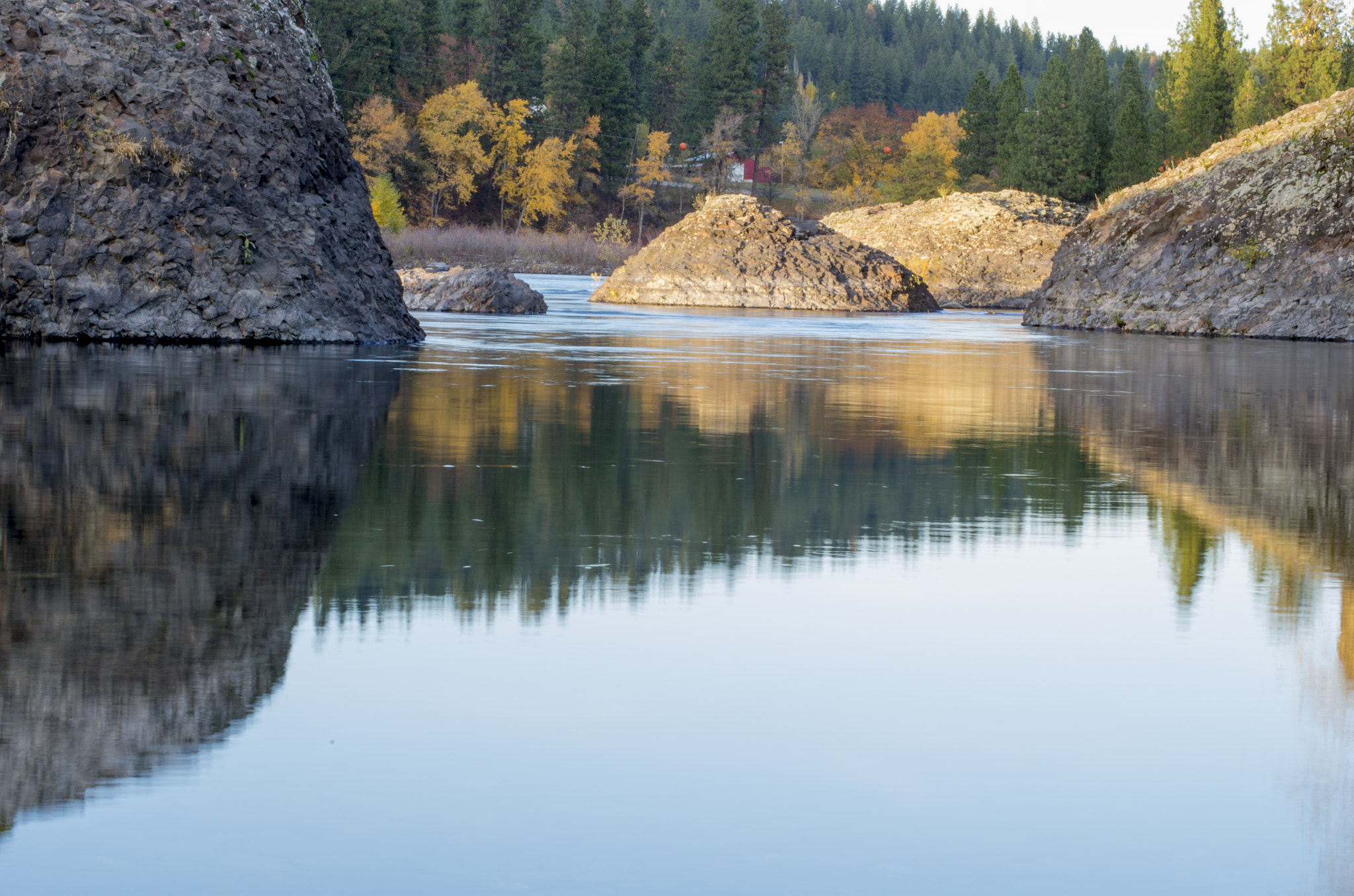 Pentax smc DA* 50-135mm F2.8 ED (IF) SDM sample photo. Glass water & rocks photography