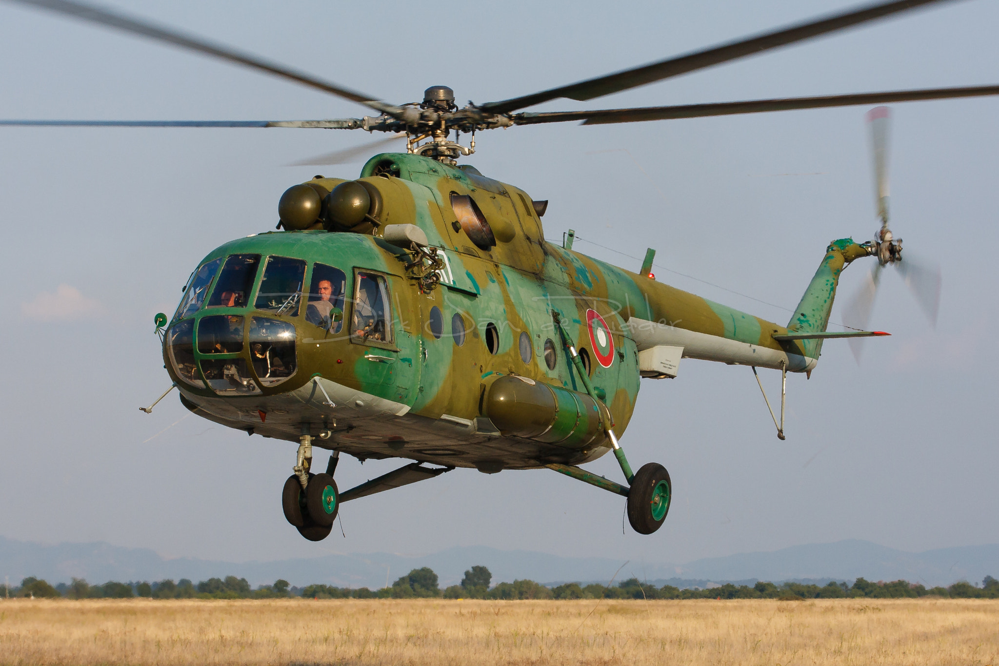 Canon EF 70-200mm F2.8L USM sample photo. Bulgarian air force mi-17 hip 417 photography
