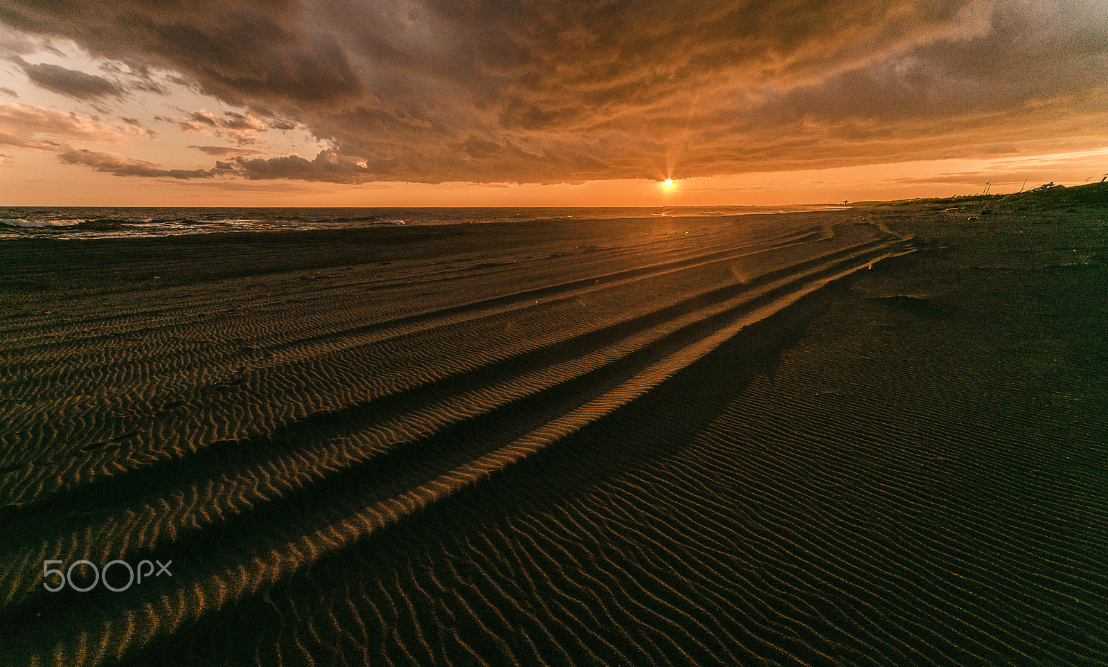 Nikon D800 + Sigma 12-24mm F4.5-5.6 EX DG Aspherical HSM sample photo. Sundown (wind ripple) photography