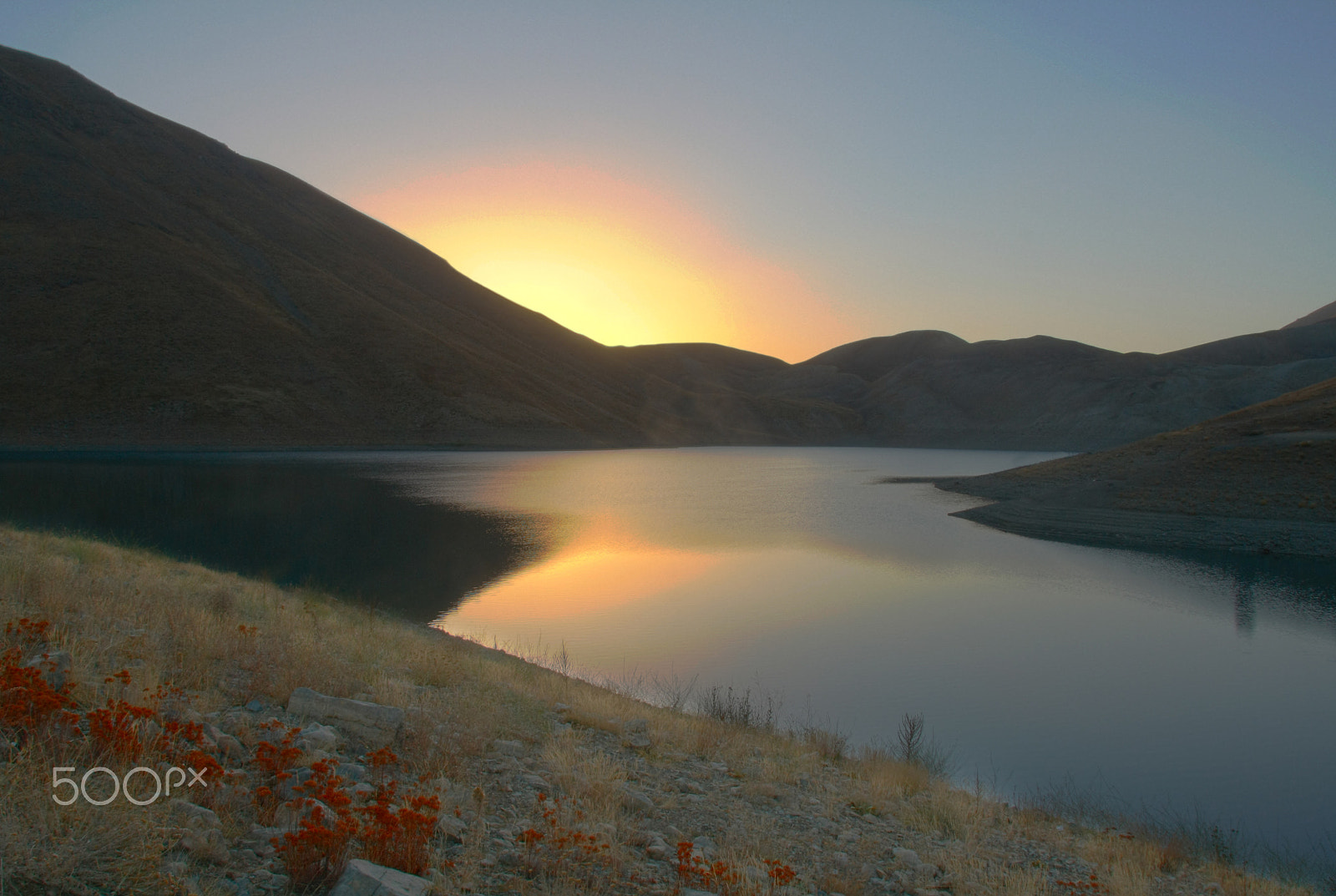 Sigma 18-200mm f/3.5-6.3 DC OS sample photo. Sunrise in tar lake photography
