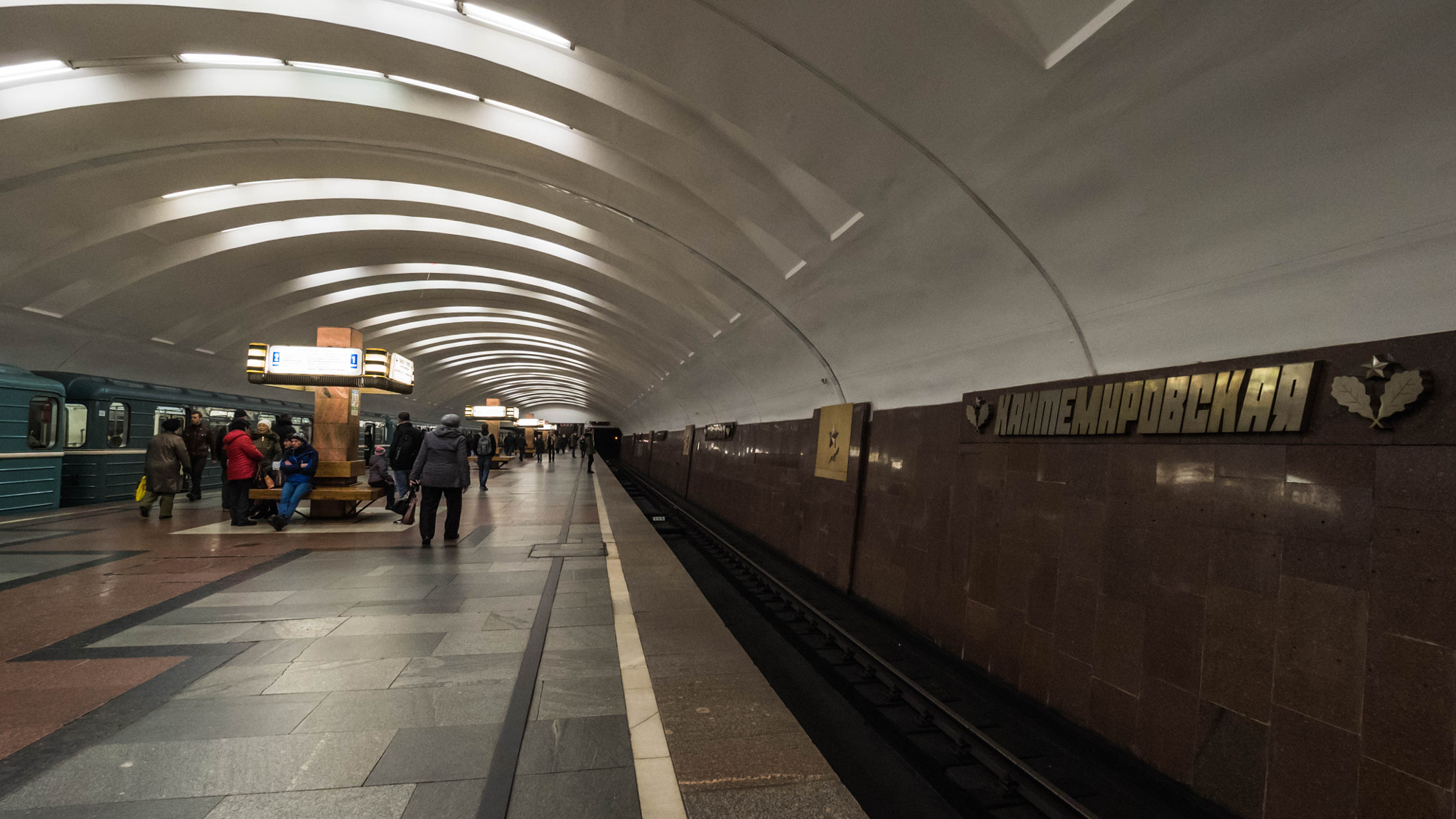 Panasonic Lumix DMC-GH4 + Olympus M.Zuiko Digital ED 7-14mm F2.8 PRO sample photo. Kantemirovskaya (moscow metro) photography