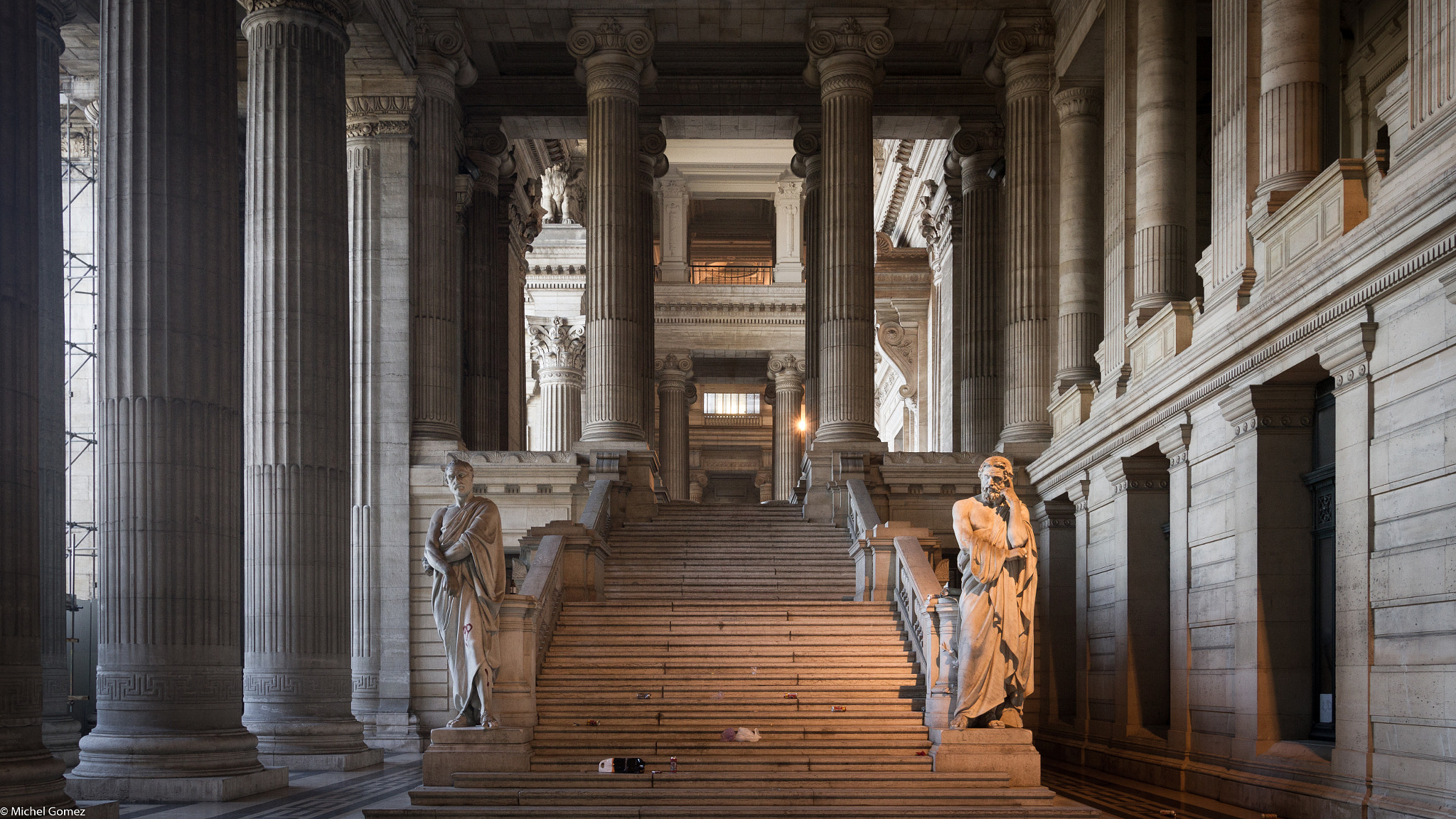 Canon EOS 7D + Sigma 18-35mm f/1.8 DC HSM sample photo. Brussels palace of justice photography