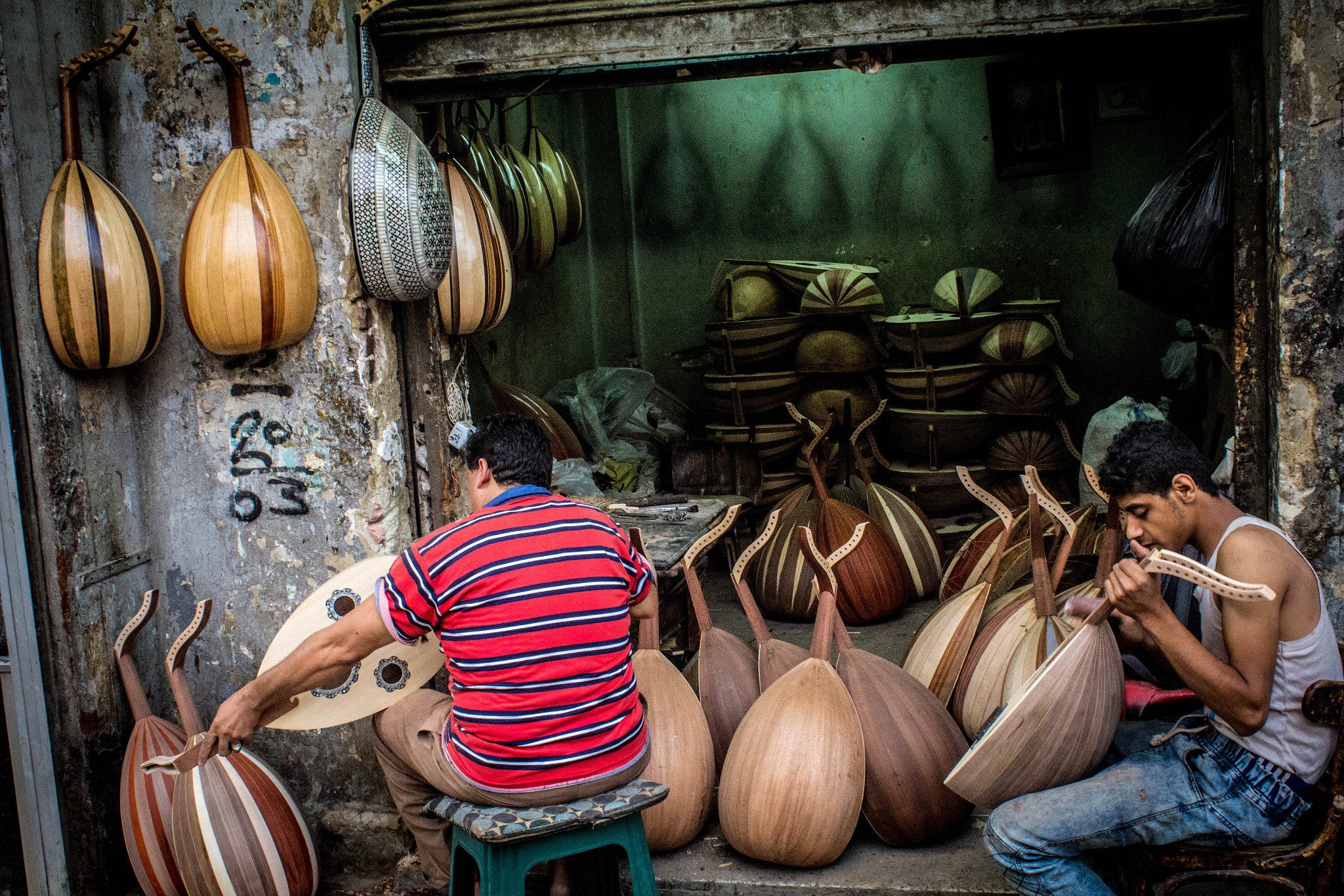 Canon EF-S 18-55mm F3.5-5.6 III sample photo. Oud workshop photography