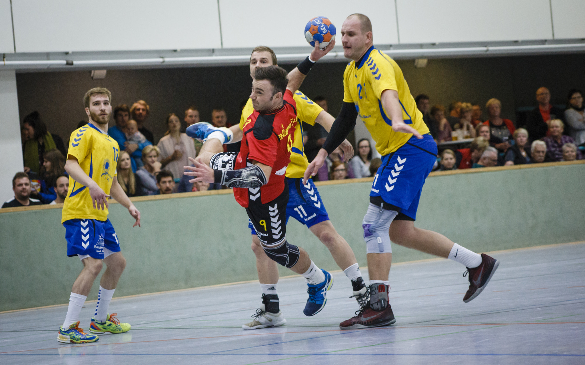 Canon EF 70-210mm f/3.5-4.5 USM sample photo. Handball #36 photography