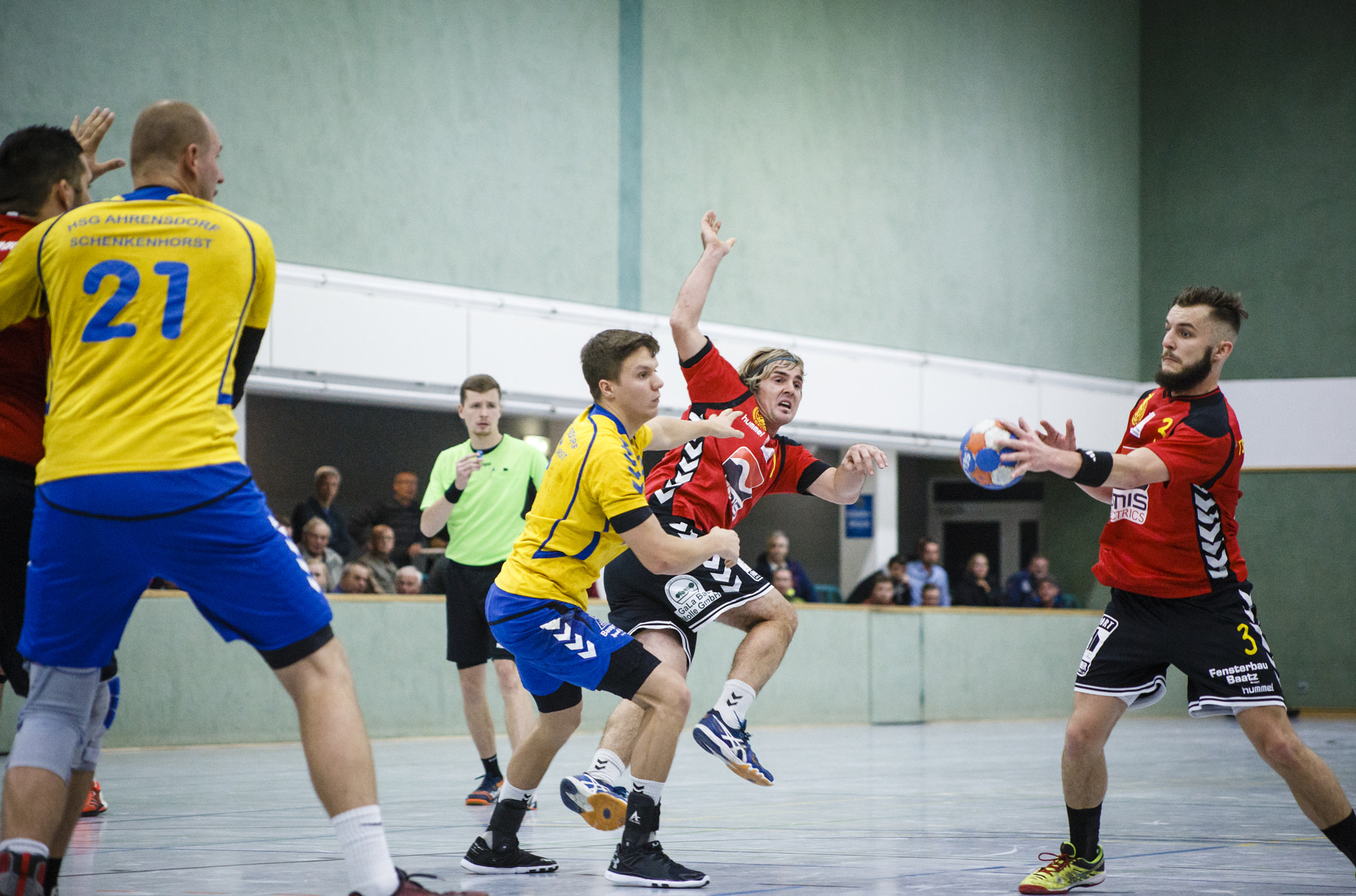 Canon EF 70-210mm f/3.5-4.5 USM sample photo. Handball #37 photography