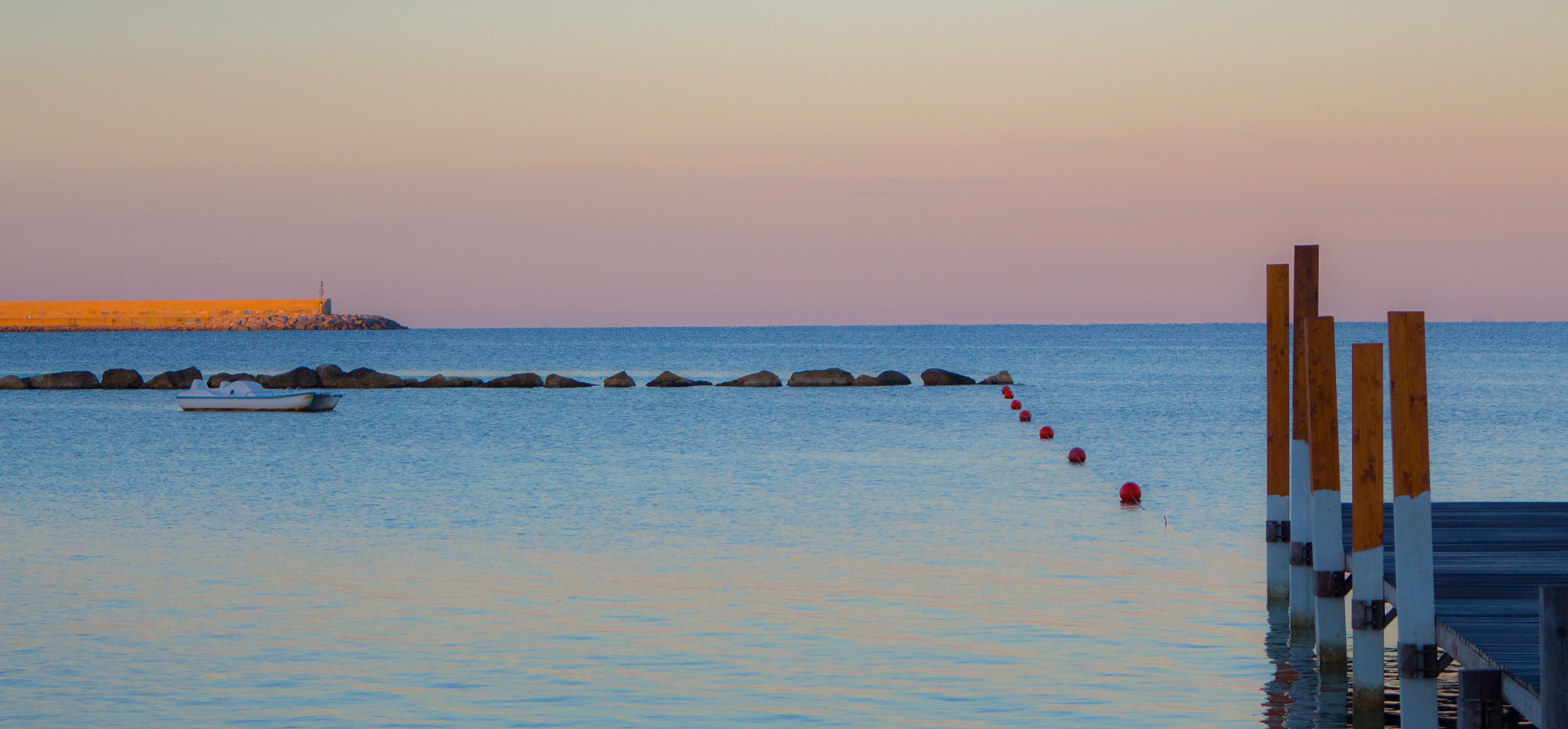 Canon EF 38-76mm f/4.5-5.6 sample photo. Peace and lines photography