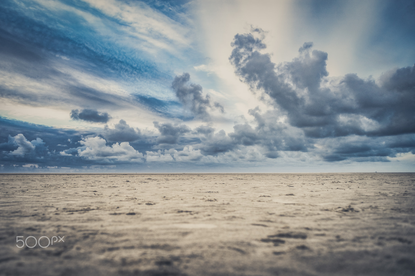 Sony Alpha DSLR-A900 + Sony 28mm F2.8 sample photo. Beach with stormy clouds and solitary beach photography