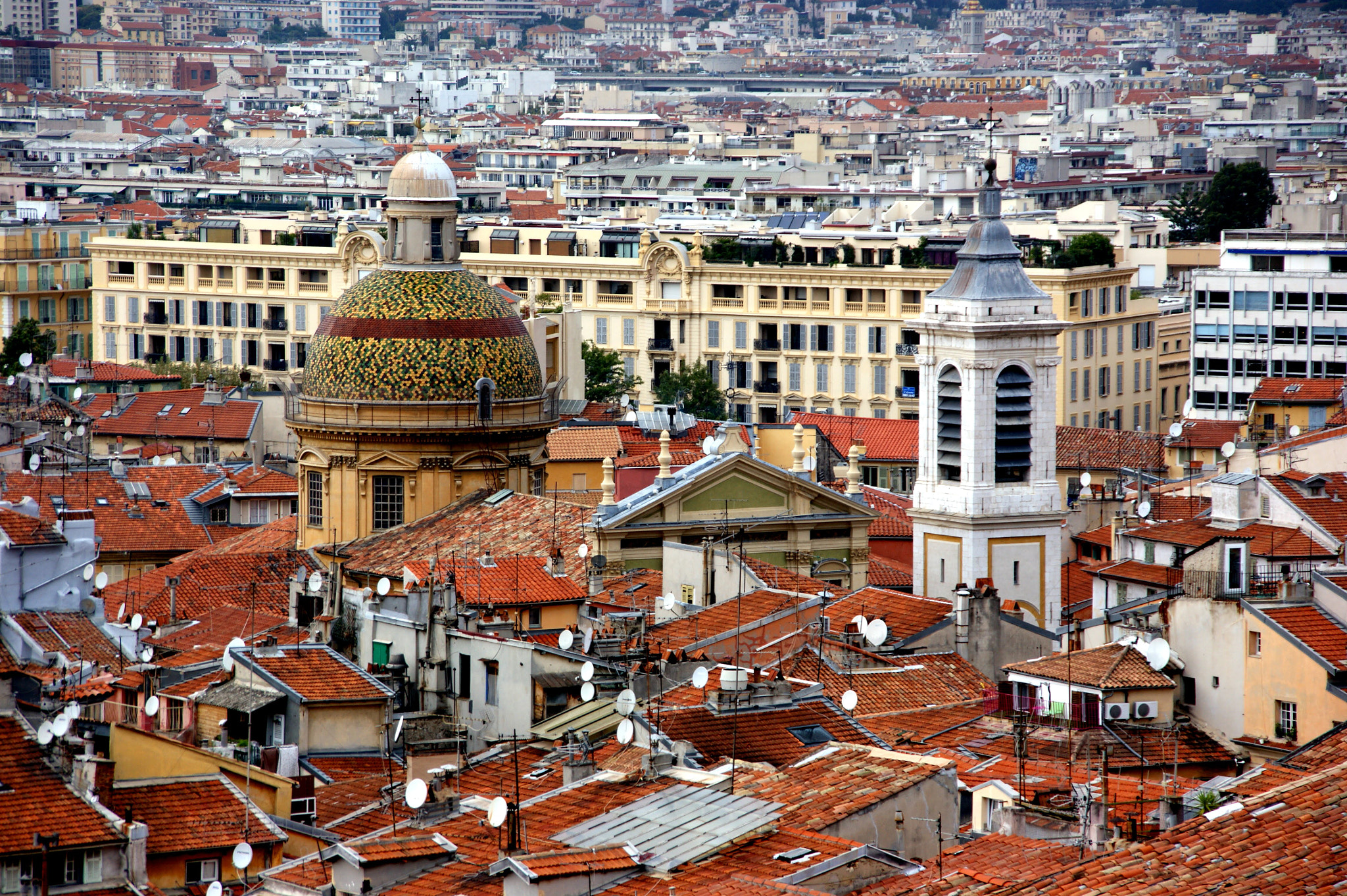 Sony Alpha DSLR-A350 + Sigma 18-200mm F3.5-6.3 DC sample photo. Roofs of nice, vielle ville, nice/ france photography