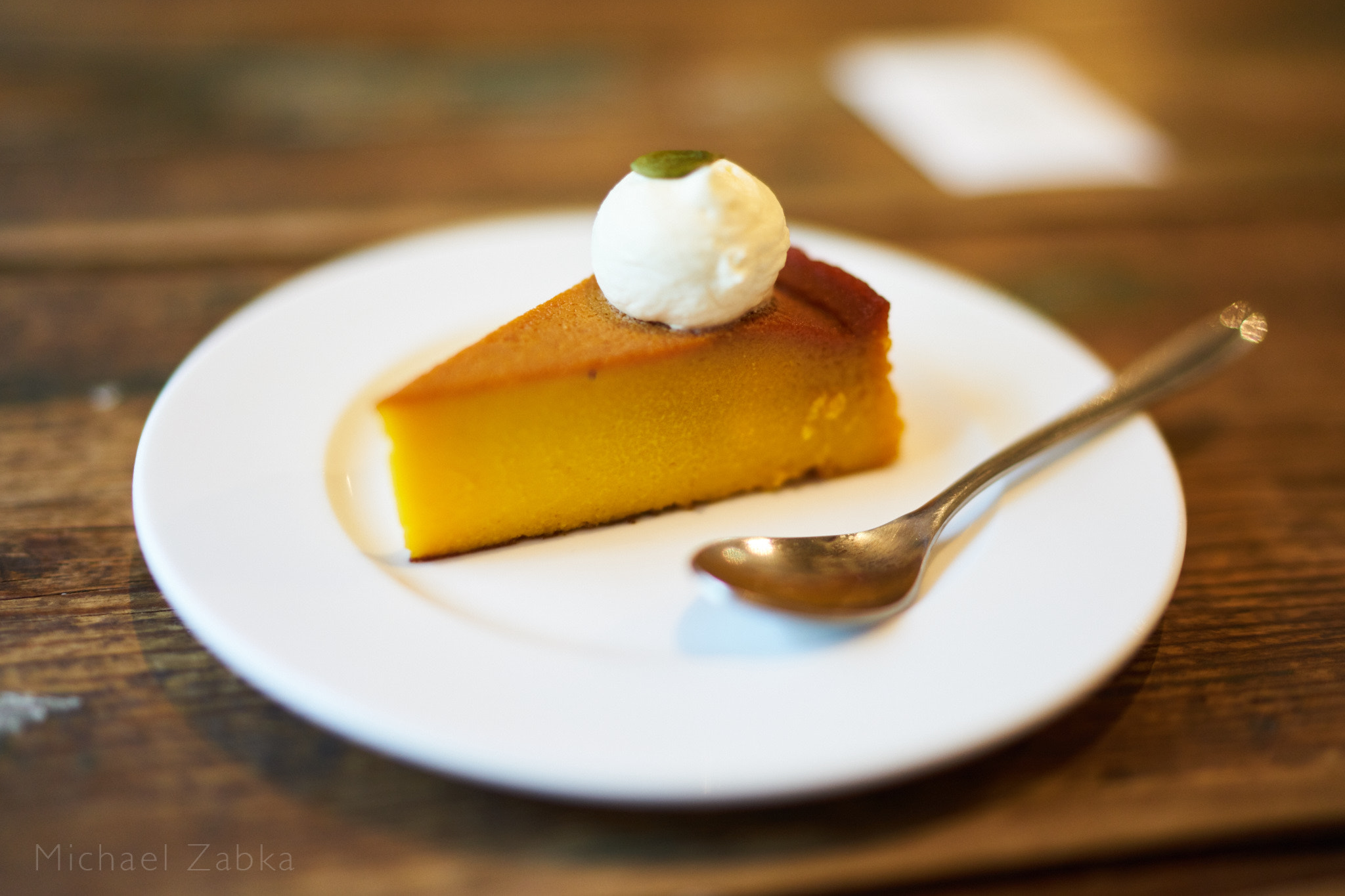 Sony a7R + Sony Distagon T* FE 35mm F1.4 ZA sample photo. Japanese cake photography
