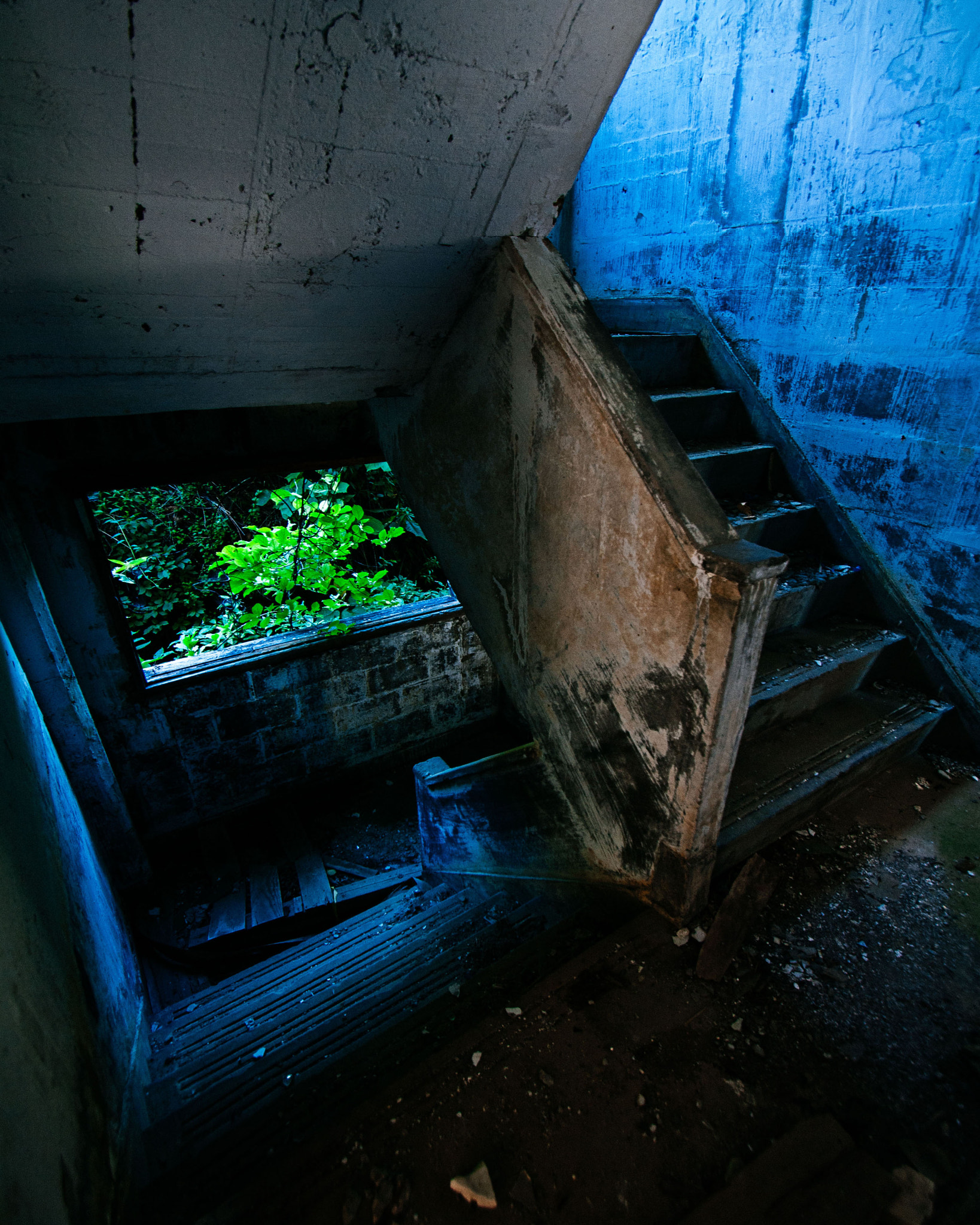 Pentax K-7 sample photo. Abandoned stairs photography