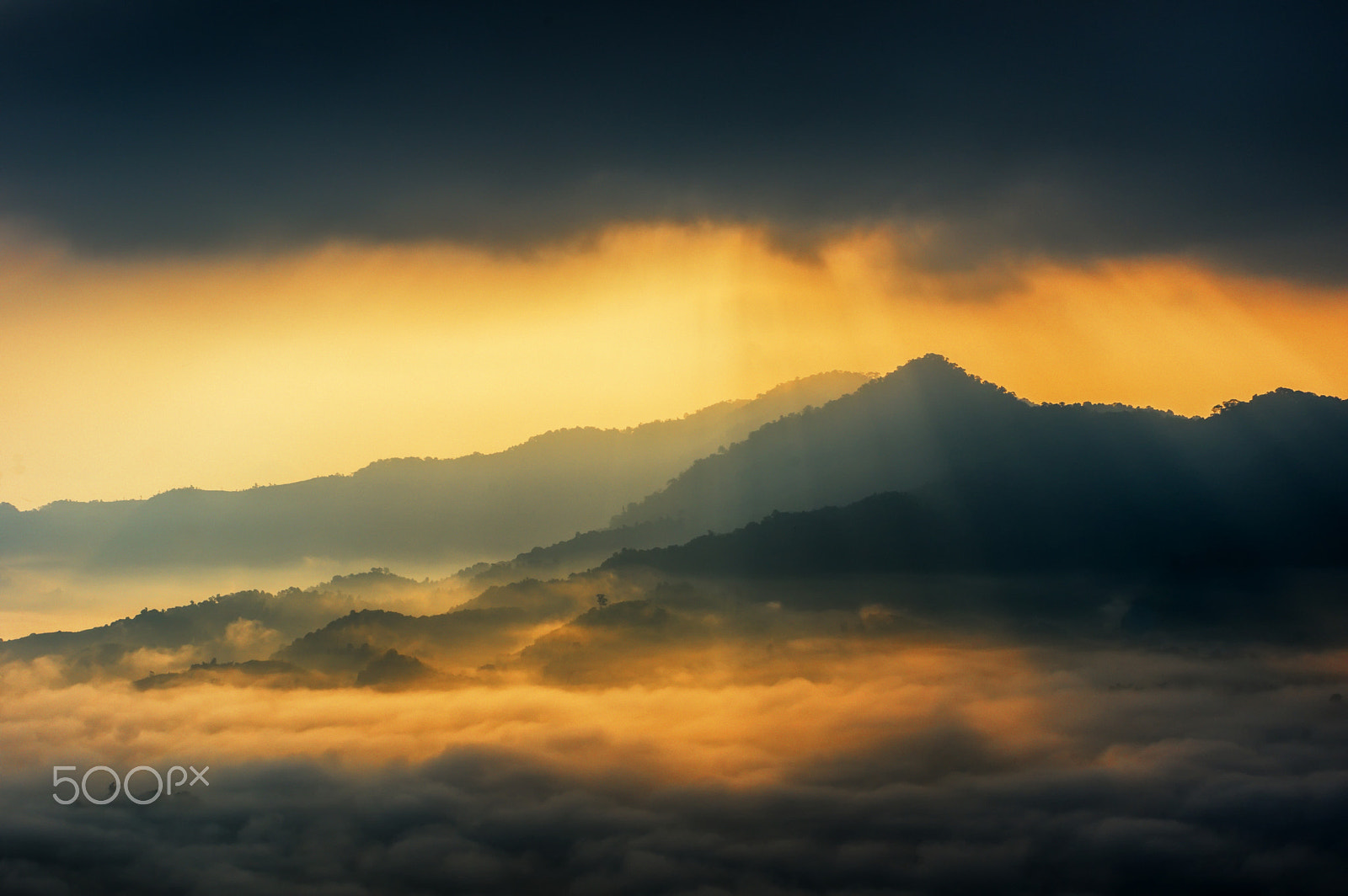 Pentax smc DA* 50-135mm F2.8 ED (IF) SDM sample photo. Phu langka at sunrise photography