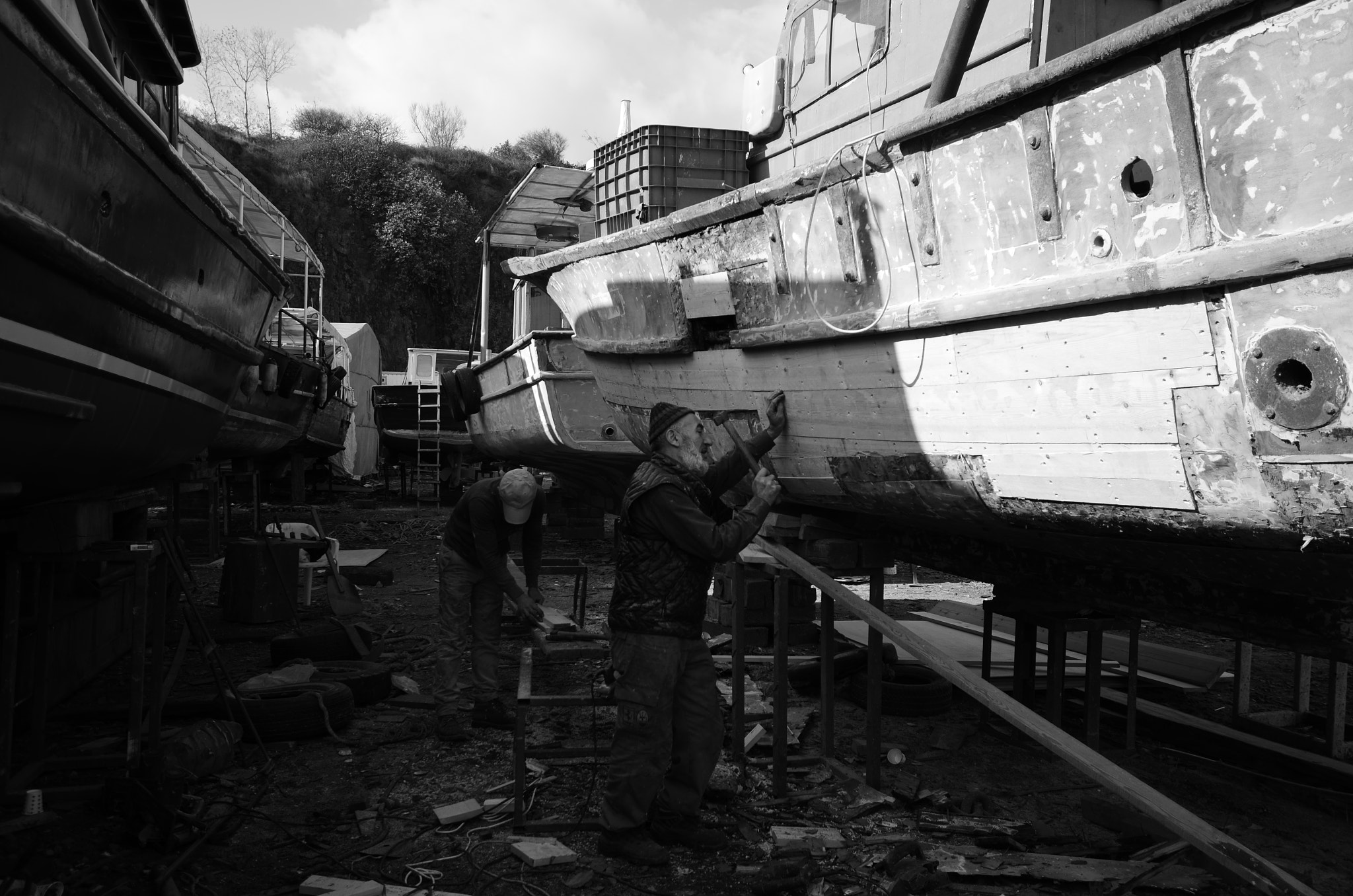 Nikon D5100 + Sigma 10-20mm F3.5 EX DC HSM sample photo. The shipyard photography