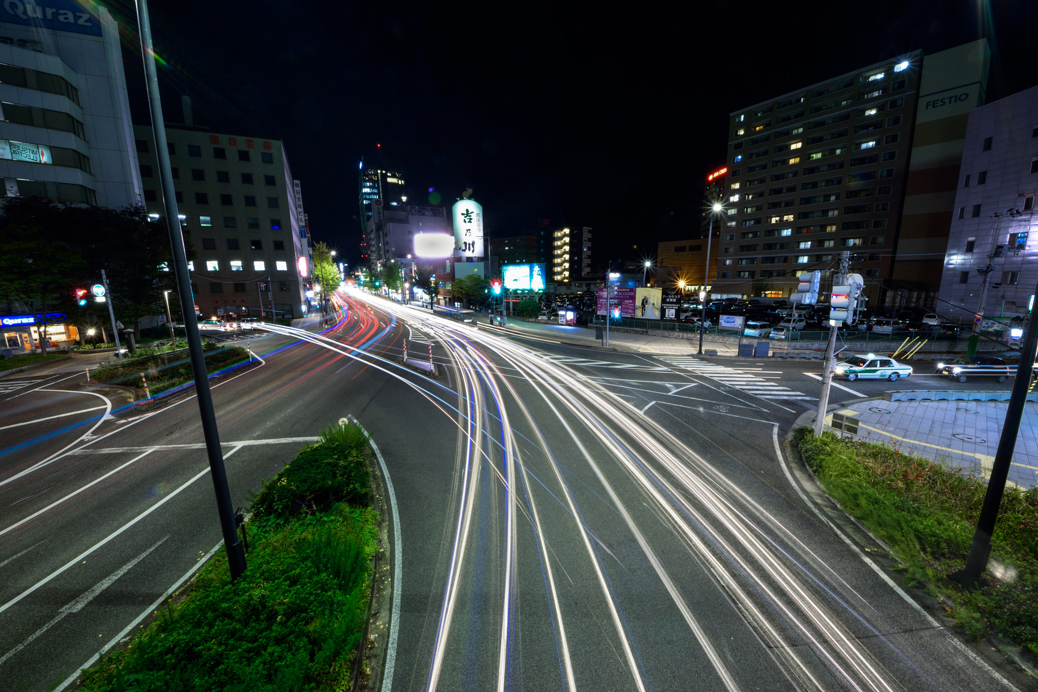 Sigma 8-16mm F4.5-5.6 DC HSM sample photo. The trajectory of light photography