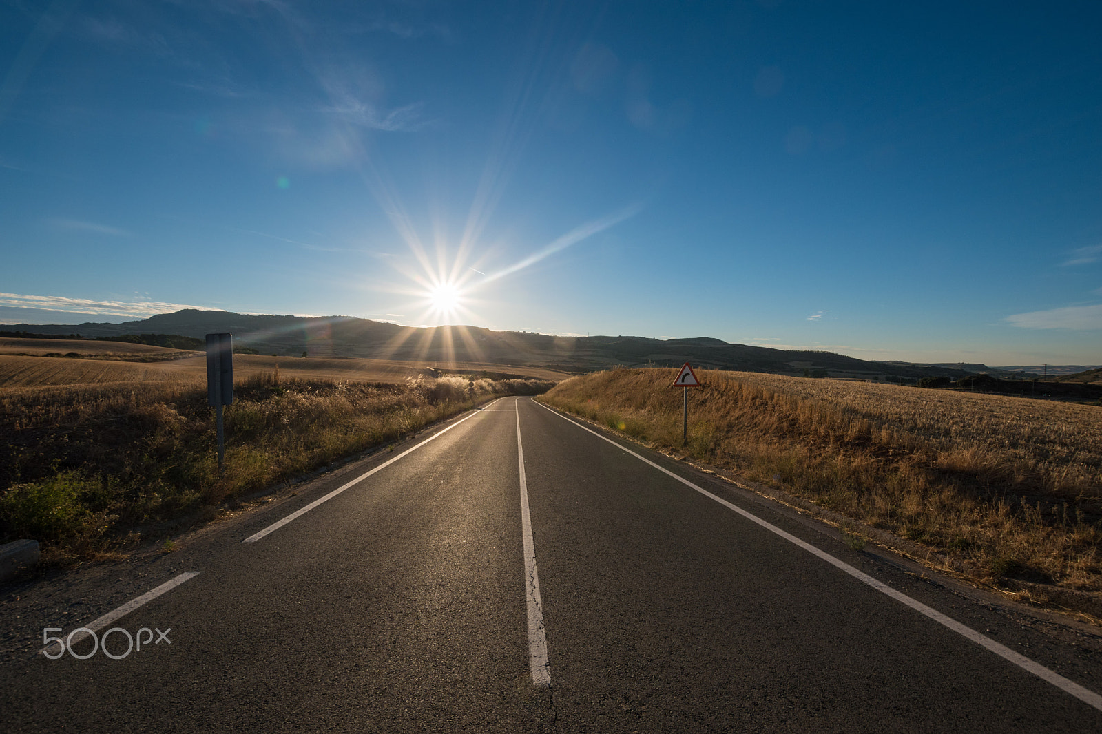 Nikon D5500 + Sigma 10-20mm F3.5 EX DC HSM sample photo. Morning on way to los arcos photography