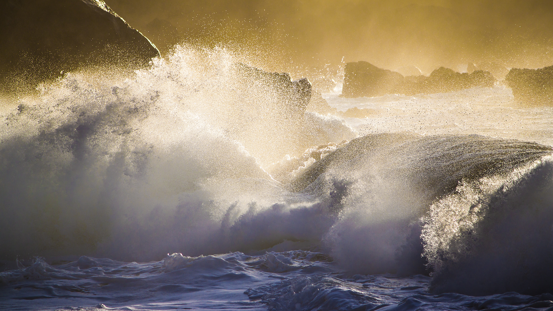 Canon EF-S 55-250mm F4-5.6 IS II sample photo. Anger sea photography