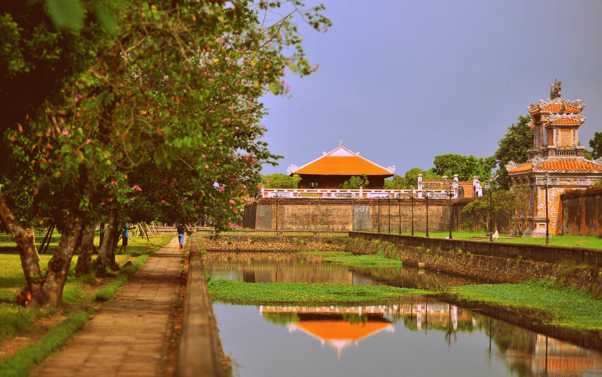 Nikon AF-Nikkor 80-200mm F2.8D ED sample photo. Viet nam - hue city photography