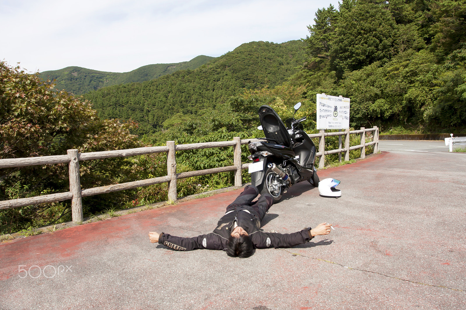 Canon EOS 40D + Canon EF 17-40mm F4L USM sample photo. Enough of the mountain roads photography