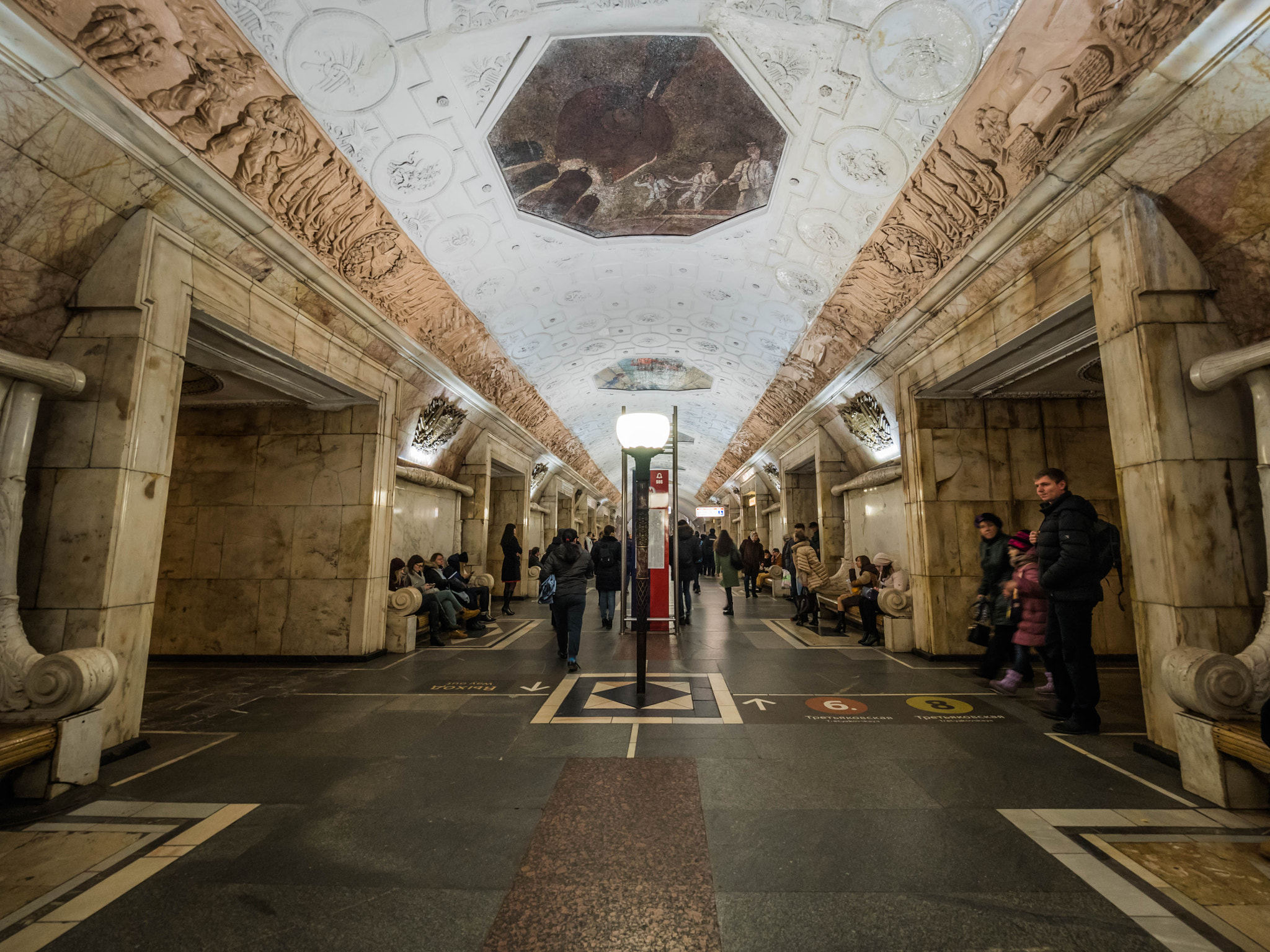 Panasonic Lumix DMC-GH4 + Olympus M.Zuiko Digital ED 7-14mm F2.8 PRO sample photo. Novokuznetskaya (moscow metro) photography