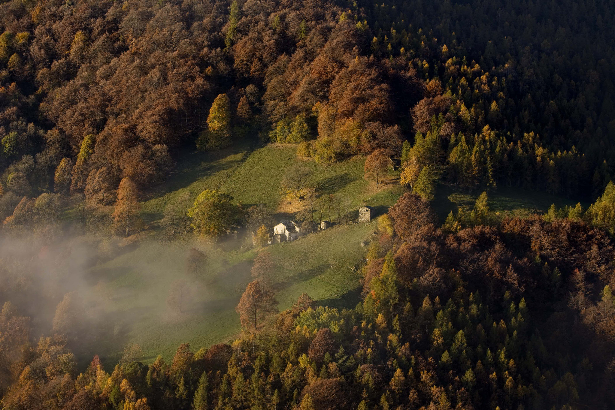 Canon EOS 5D + Canon EF 70-200mm F4L USM sample photo. Montagne di casa - borgate photography