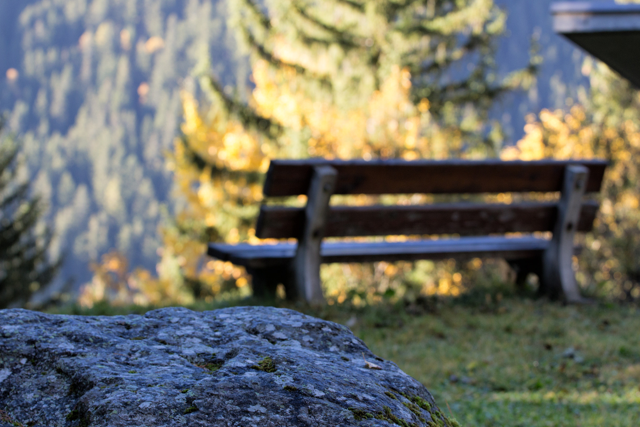 Canon EOS 700D (EOS Rebel T5i / EOS Kiss X7i) + Canon EF 70-200mm F4L USM sample photo. France, chamonix, bench photography