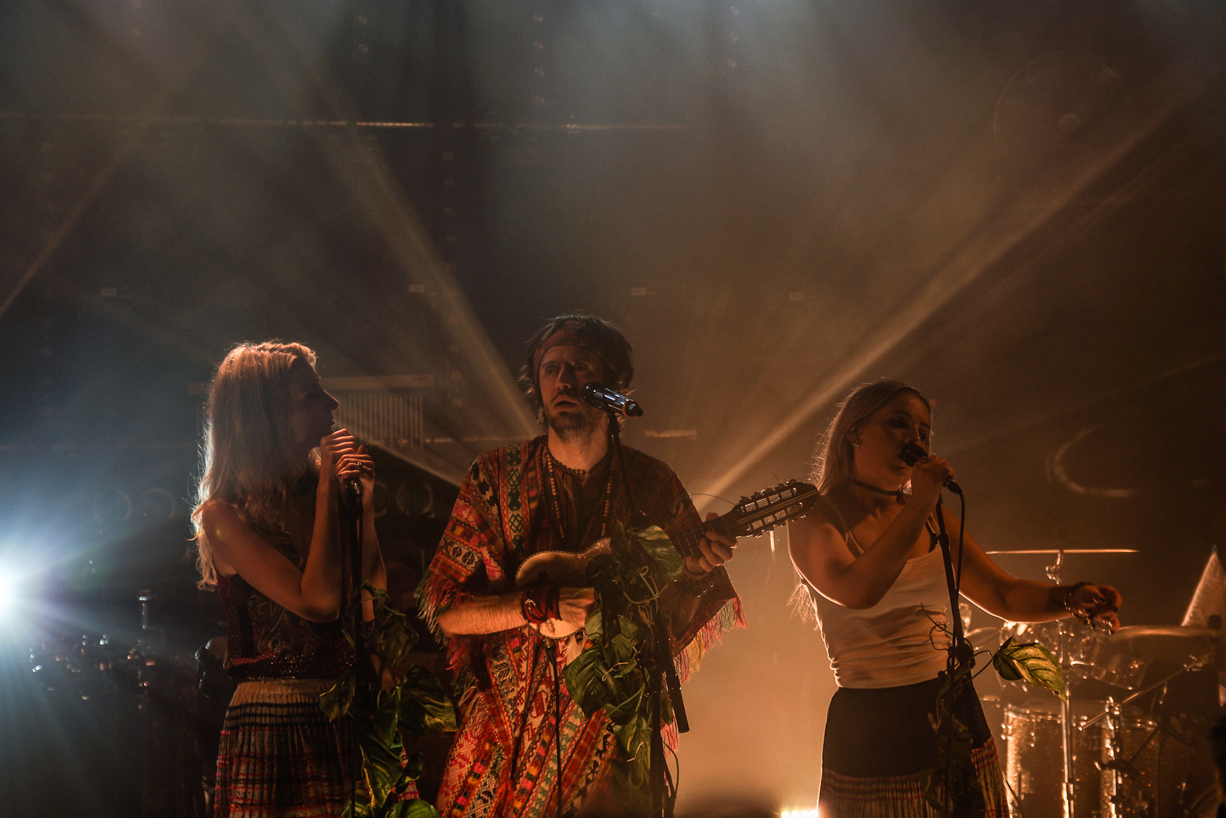 Sony SLT-A77 + 17-50mm F2.8 sample photo. Crystal fighters @ trabendo photography