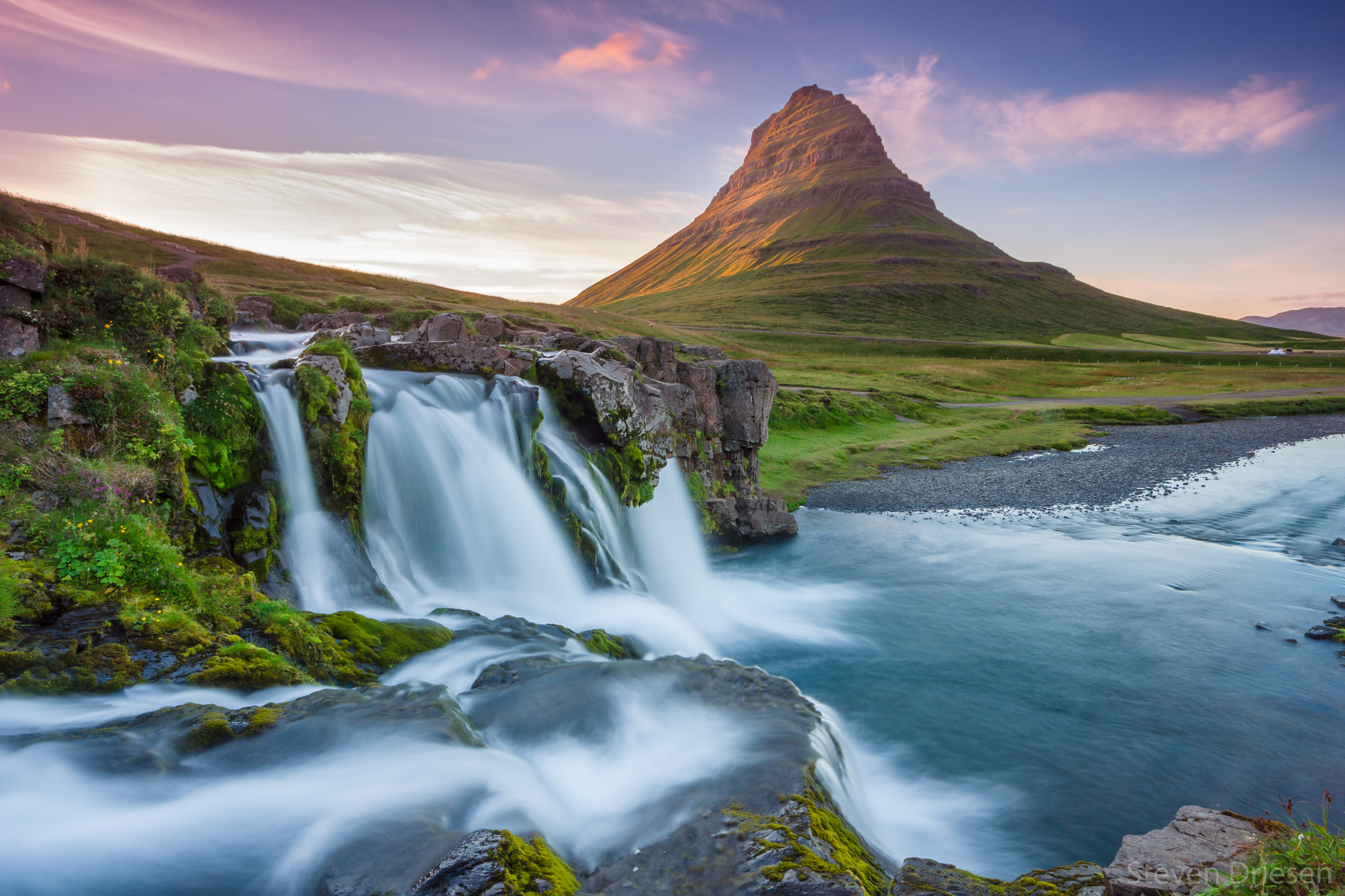 Minolta AF 28-80mm F3.5-5.6 II sample photo. Kirkjufell - after sunset photography