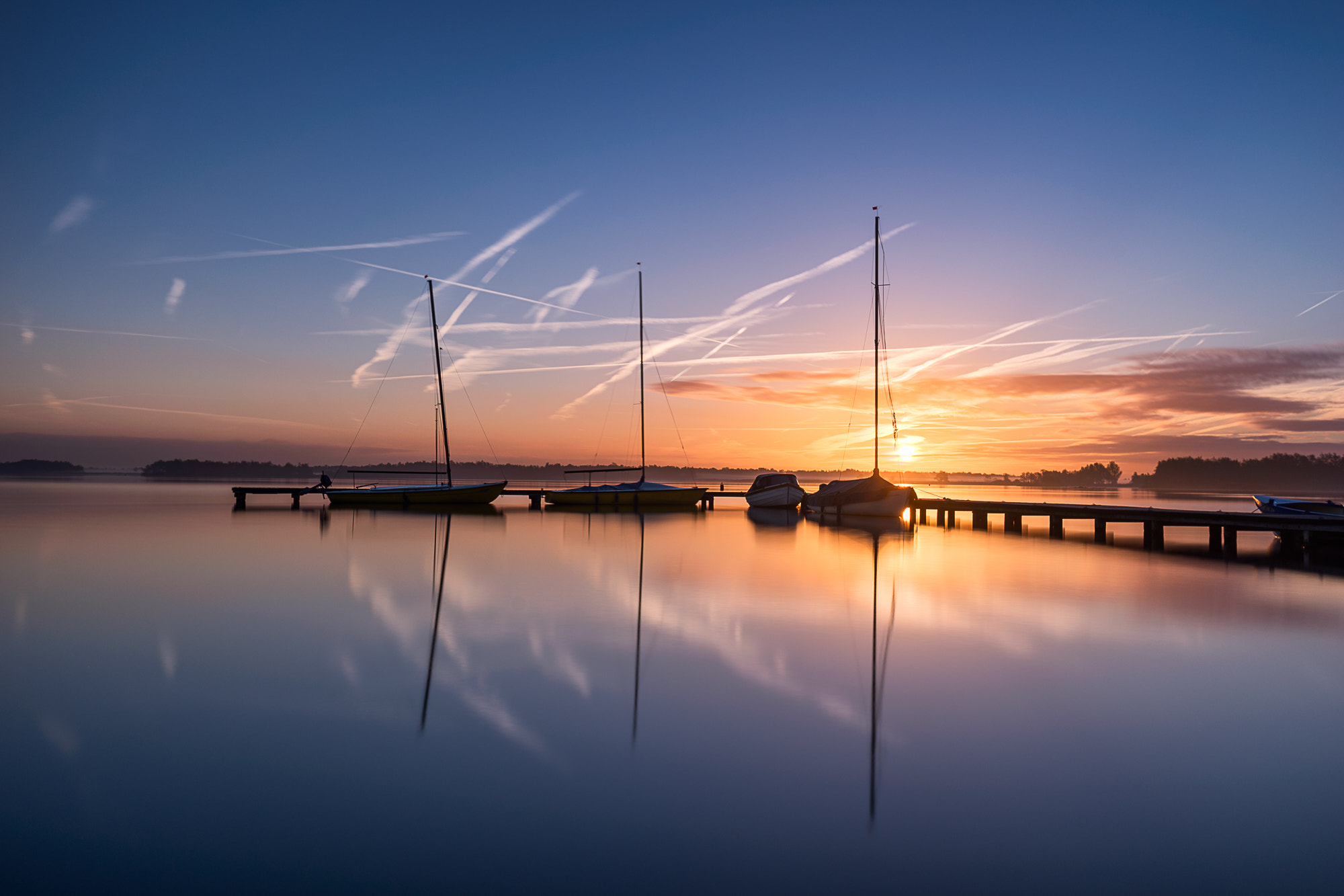 Canon EF 16-35mm F4L IS USM sample photo. Autumn sunrise photography