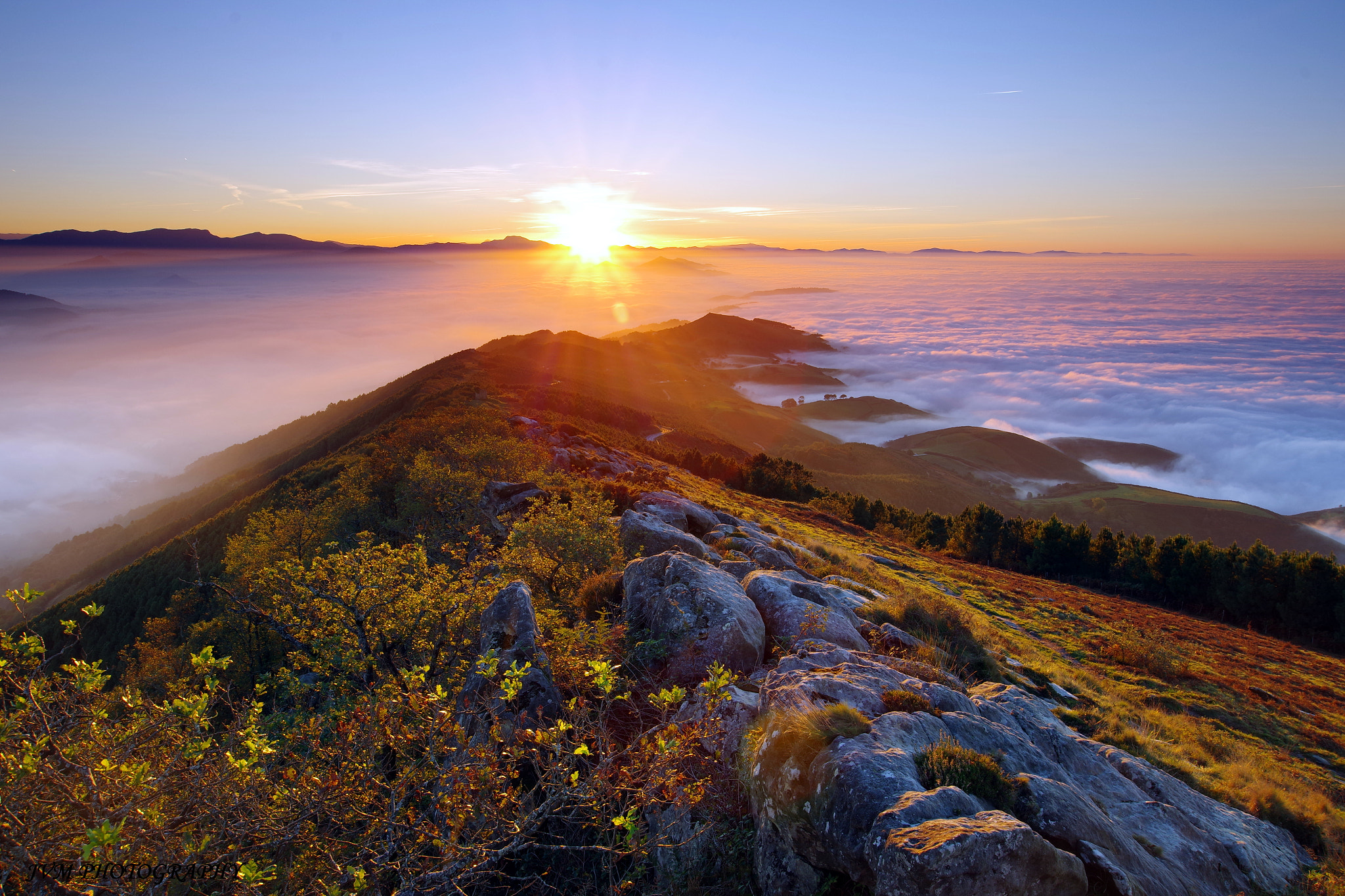 Sigma 10-20mm F3.5 EX DC HSM sample photo. Sea of ​​clouds in jaizkibel photography