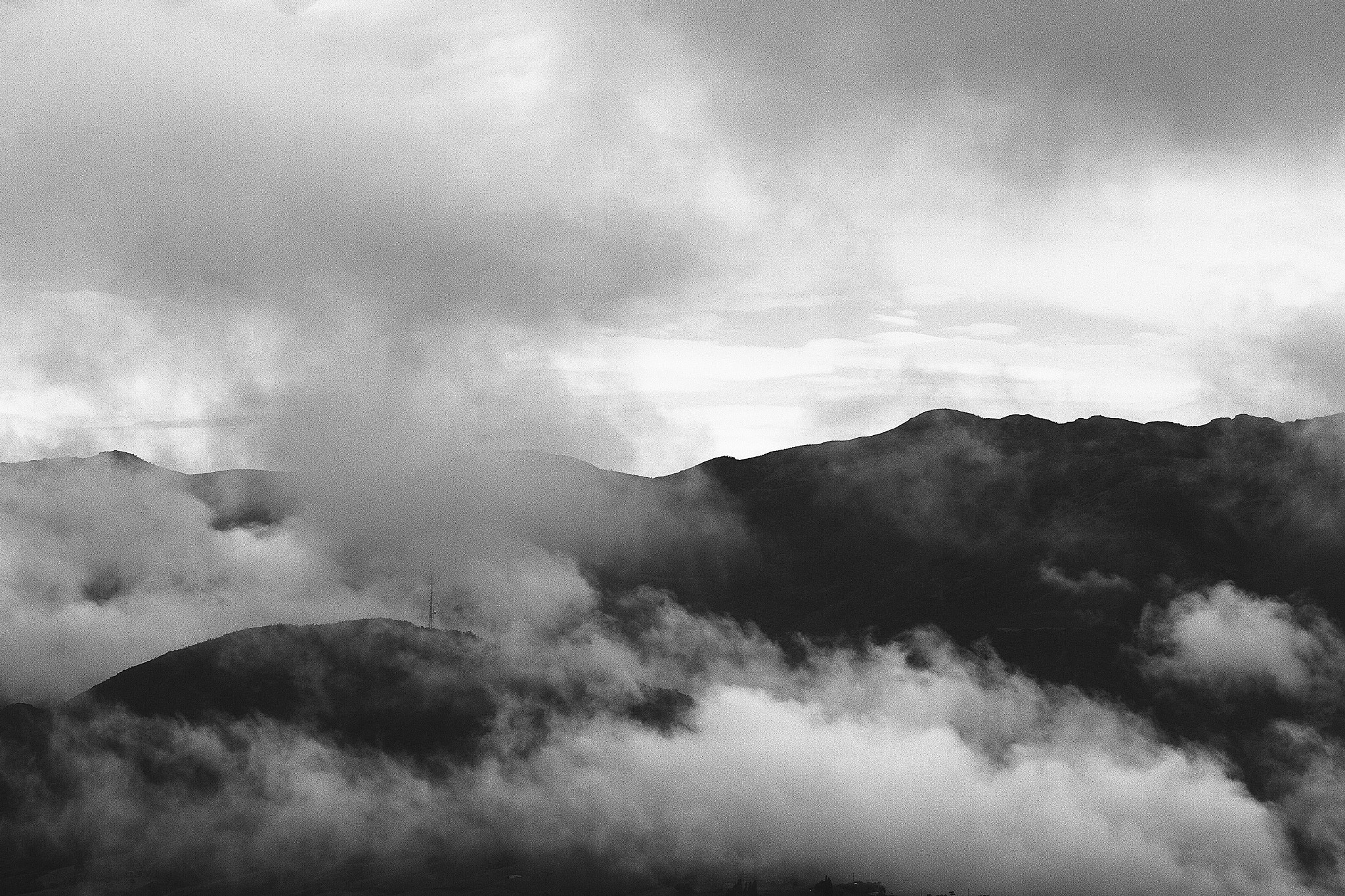 Canon EOS 550D (EOS Rebel T2i / EOS Kiss X4) sample photo. Mountains with fog (páramo de guerrero) photography