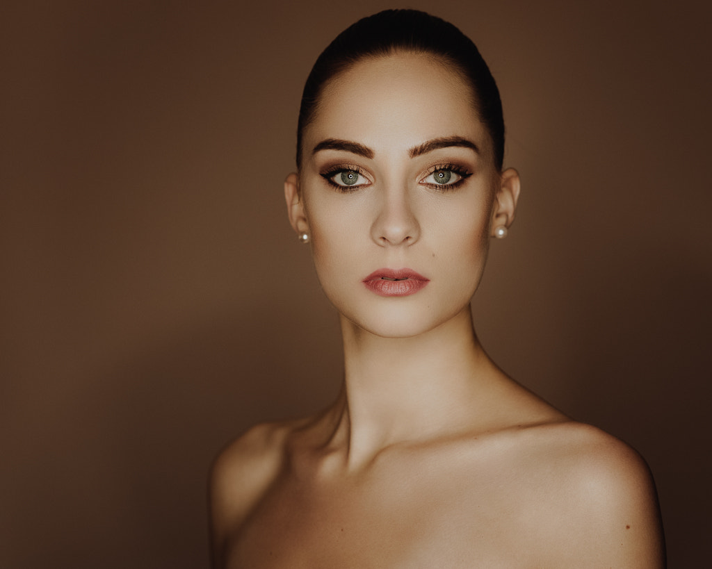 Sigma 85mm F1.4 EX DG HSM sample photo. Nicole photography
