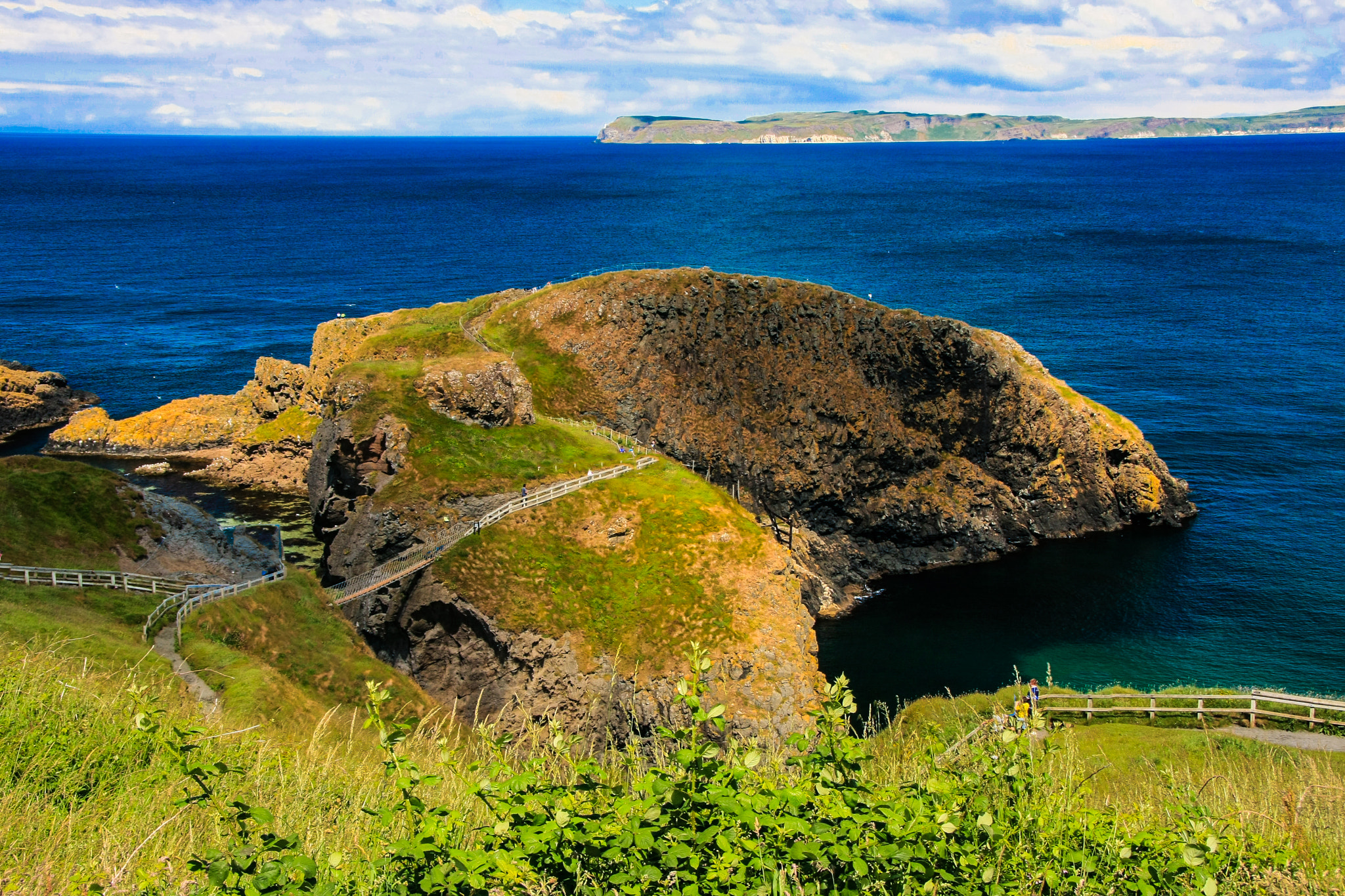 Sigma 18-250mm F3.5-6.3 DC OS HSM sample photo. Carrick-a-rede rope bridge photography