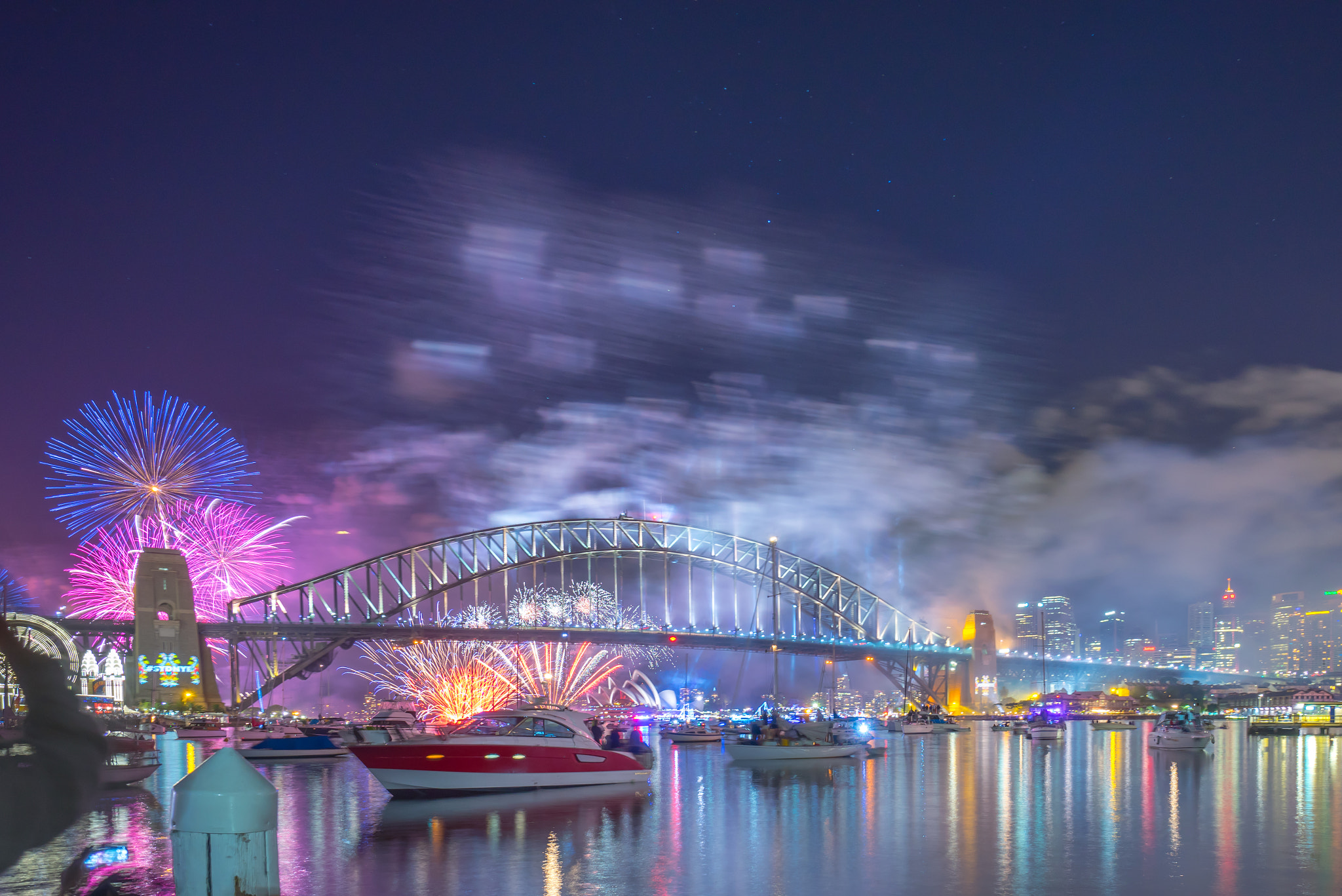 Sony a7R + Sony E 10-18mm F4 OSS sample photo. Sydney new year eve fireworks show photography