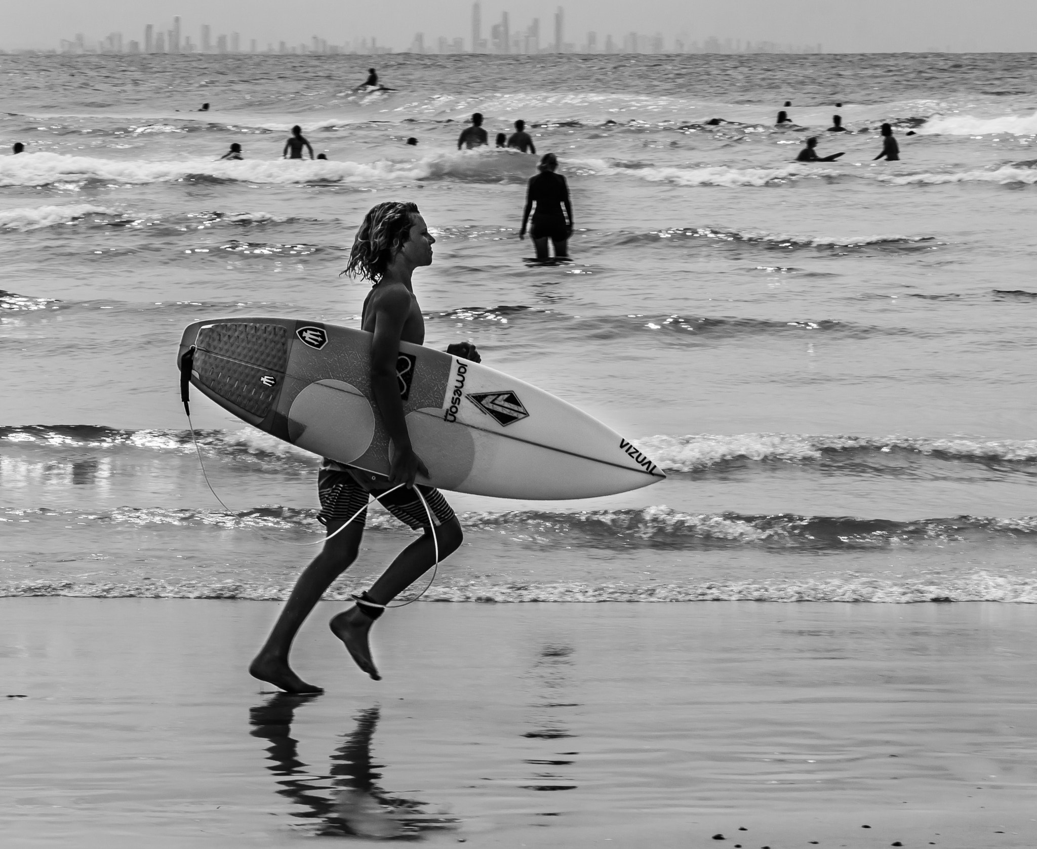 Canon EF 70-300mm F4-5.6 IS USM sample photo. Surf in coolangatta photography