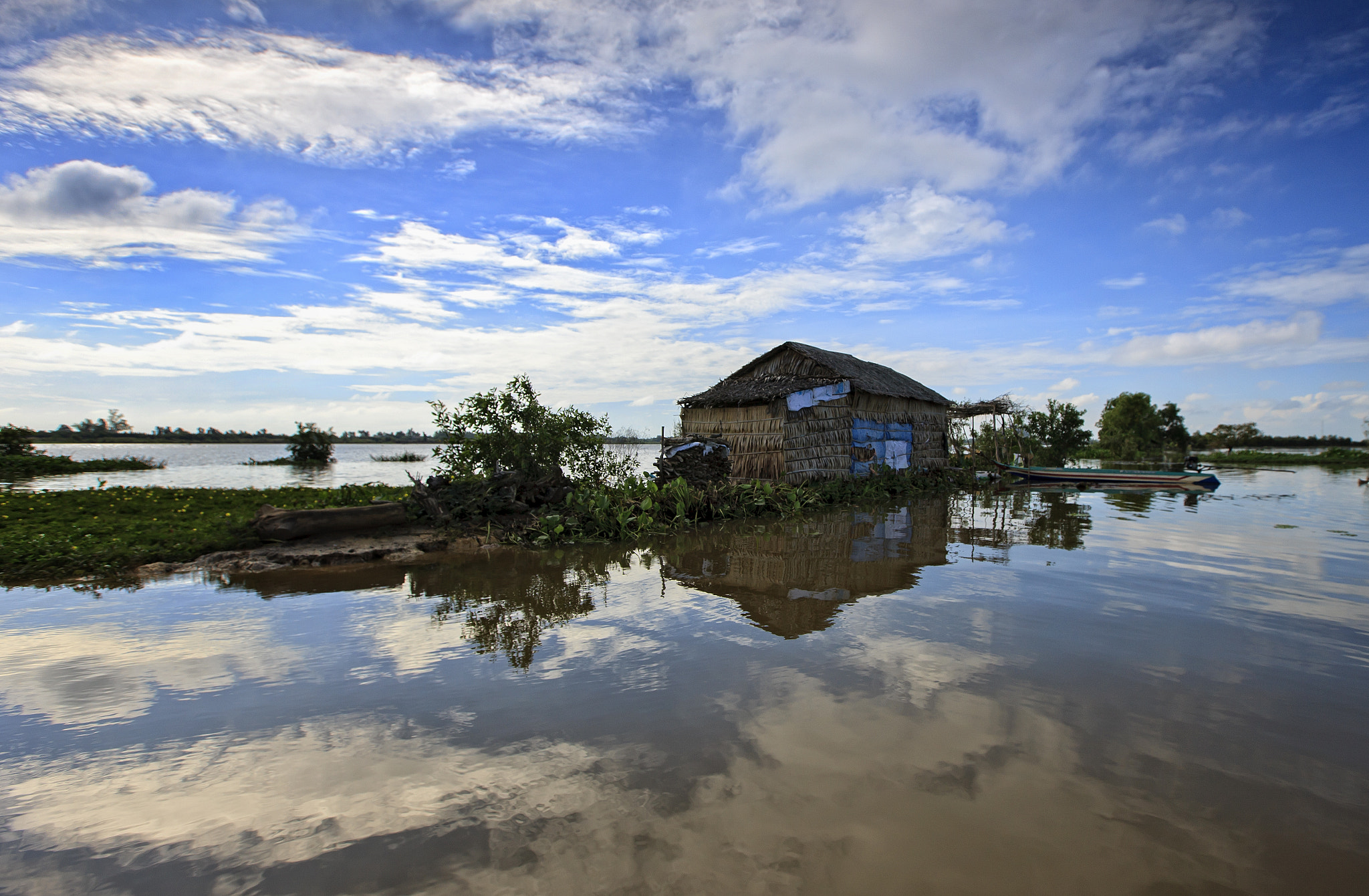 Canon EOS-1Ds Mark III sample photo. Flooding in mekong river delta photography