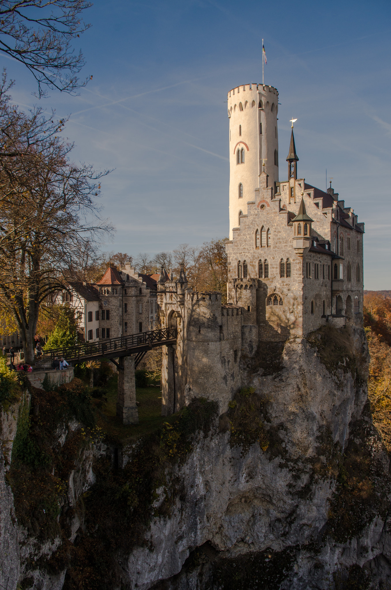 Pentax smc DA 18-55mm F3.5-5.6 AL WR sample photo. Lichtenstein castle photography