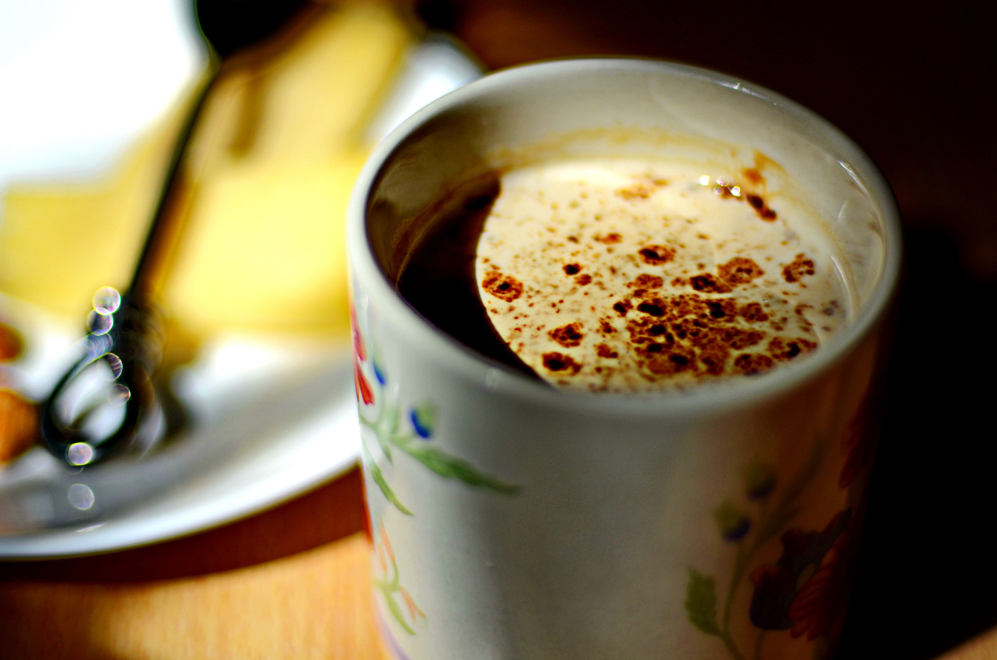 Nikon D5100 + Nikon AF Nikkor 50mm F1.4D sample photo. Beer with milk. for nice morning.  photography