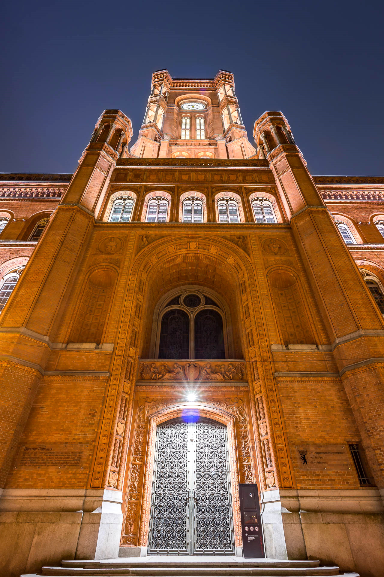Canon EOS M sample photo. Rotes rathaus photography