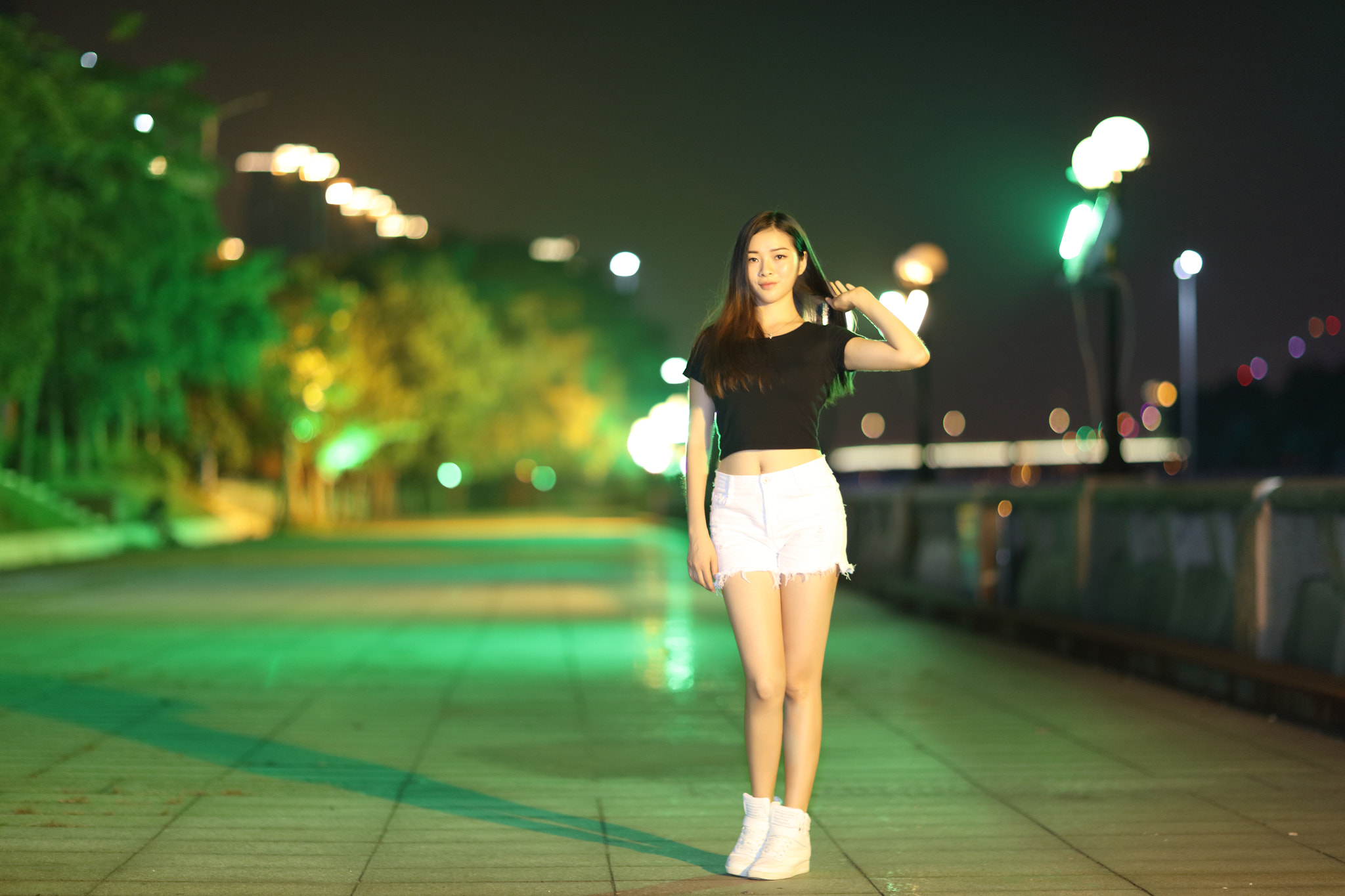 Canon EF 85mm F1.2L II USM sample photo. 夜色 photography
