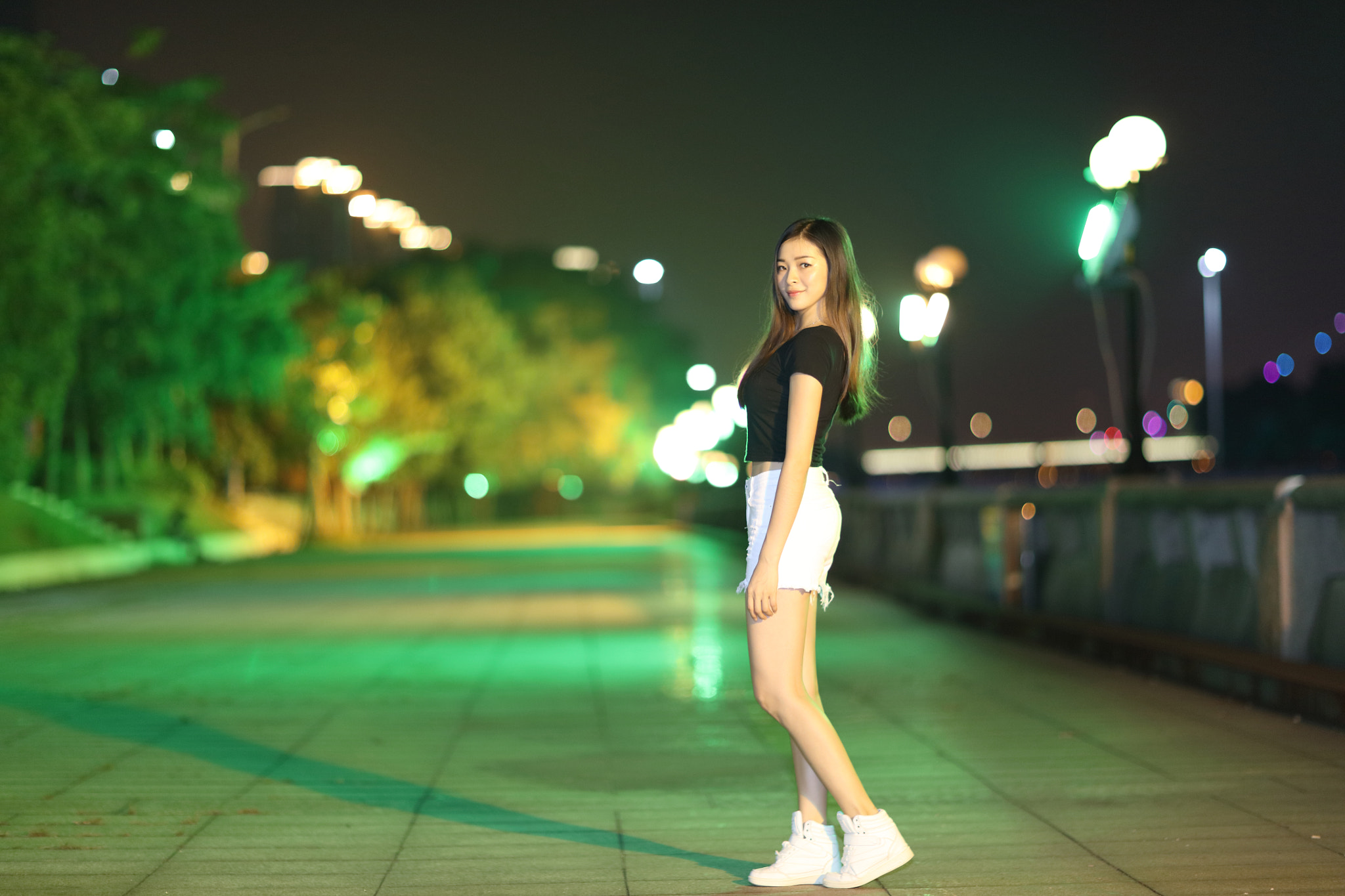 Canon EF 85mm F1.2L II USM sample photo. 夜色 photography