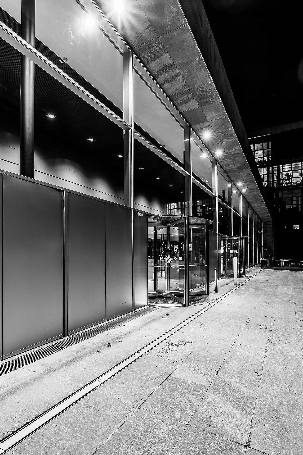 Canon EOS M sample photo. Black and glass photography