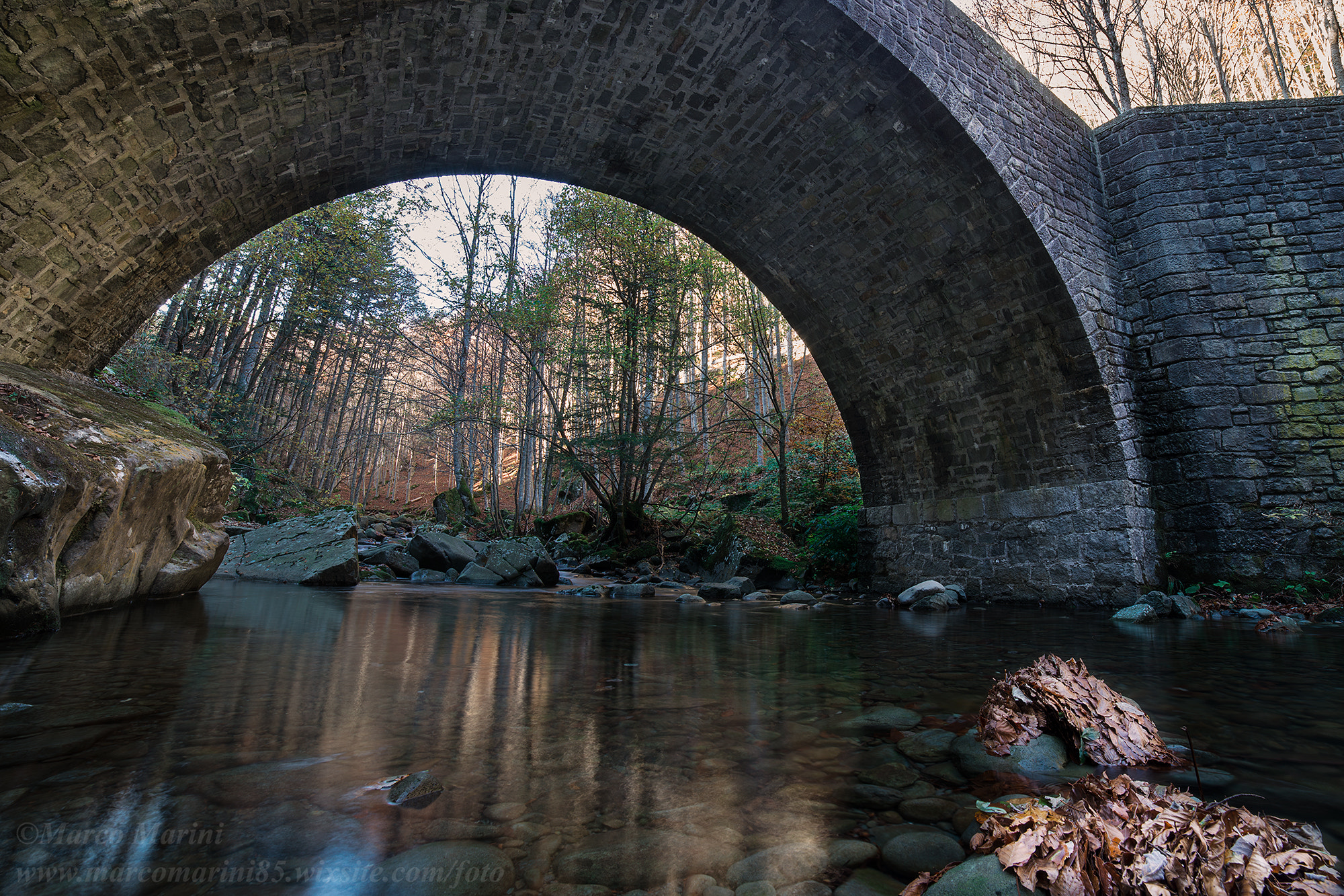 Samyang 14mm F2.8 ED AS IF UMC sample photo. Under the bridge photography