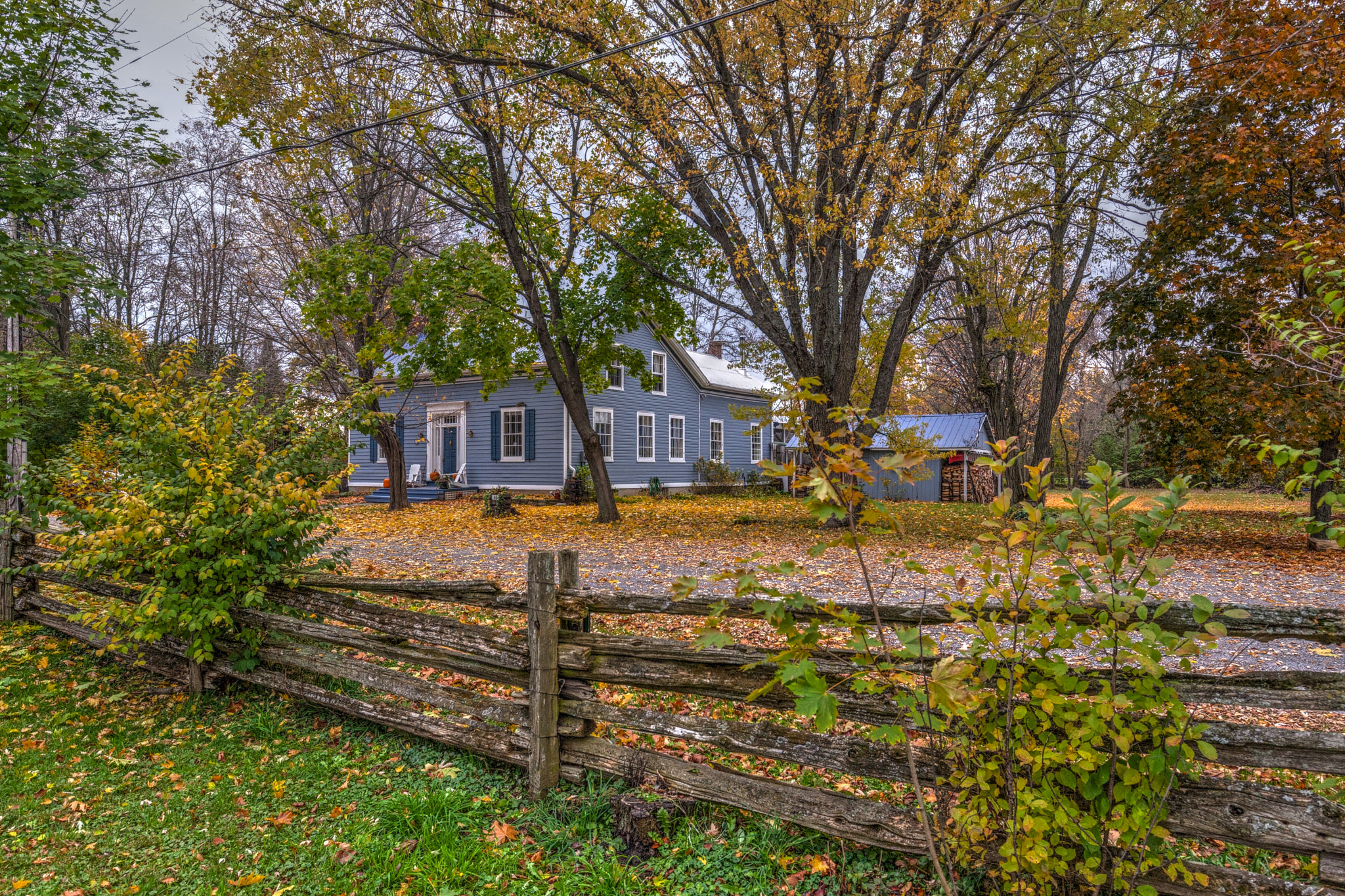 Canon EOS-1D Mark III + Canon EF 16-35mm F4L IS USM sample photo. Country living photography