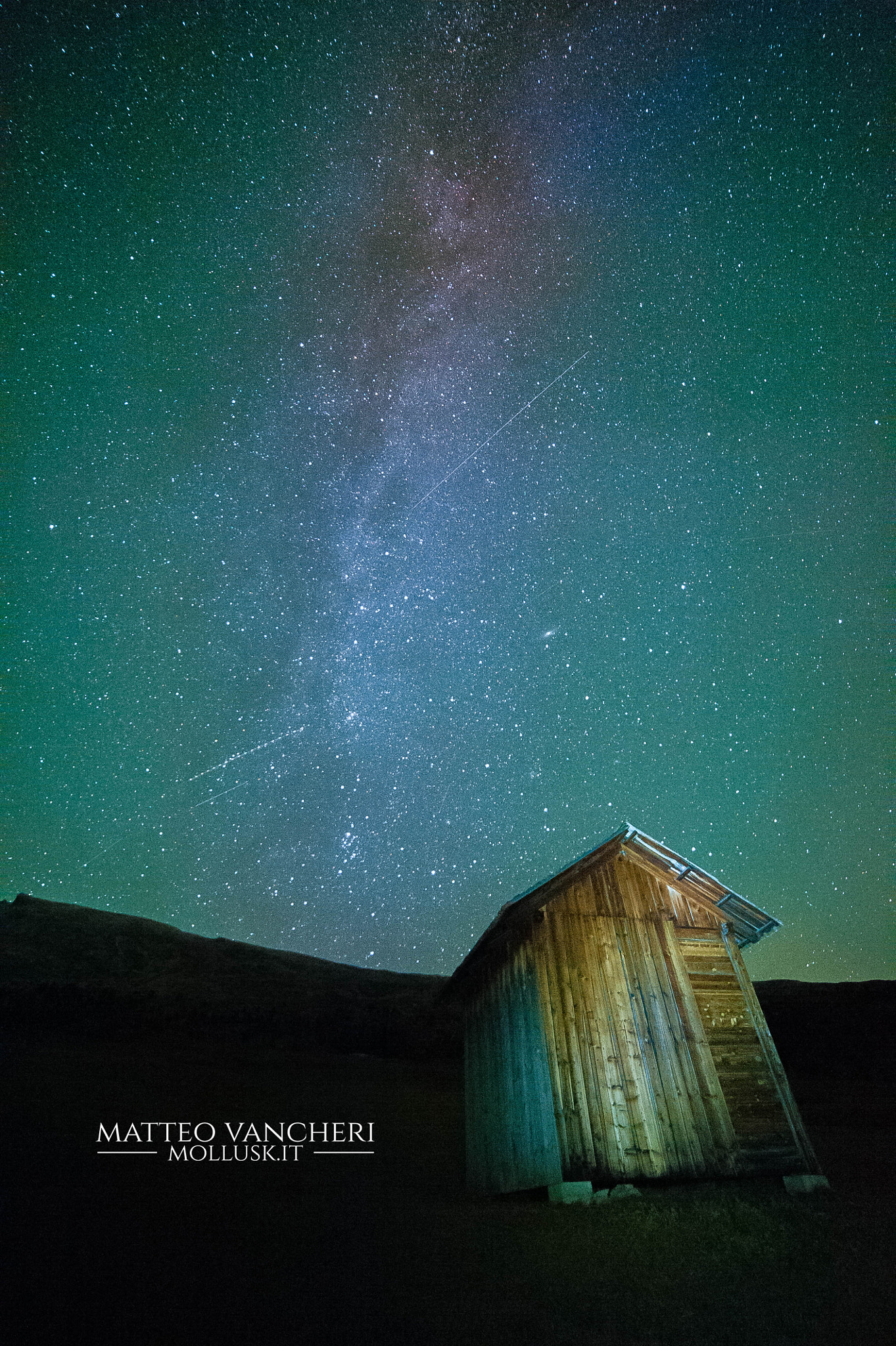 Samyang 14mm F2.8 ED AS IF UMC sample photo. Milky way and the barn photography