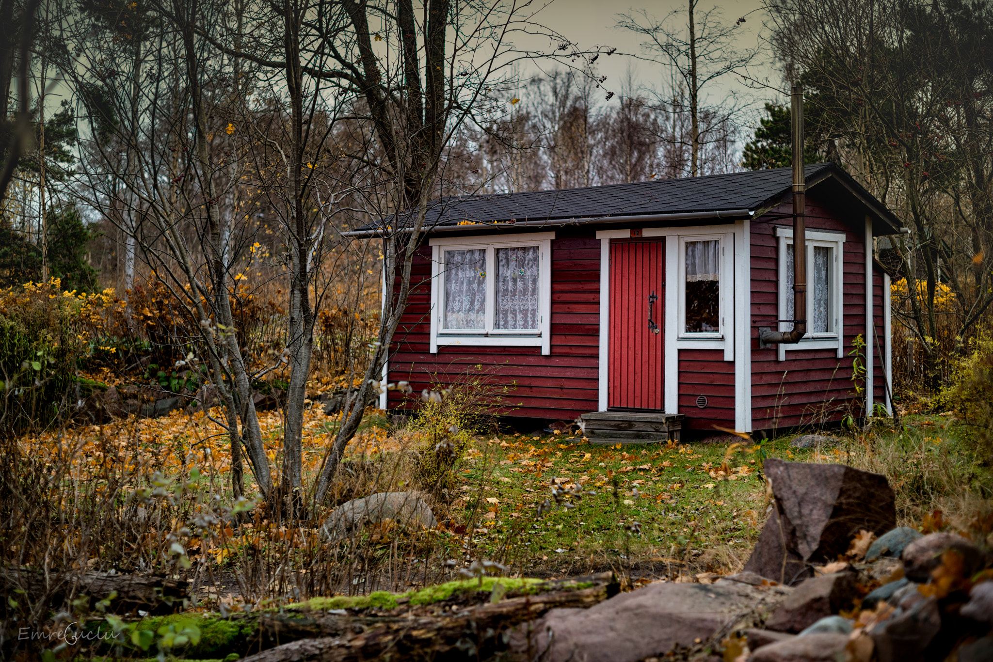 E 50mm F2 sample photo. Finish cottage photography