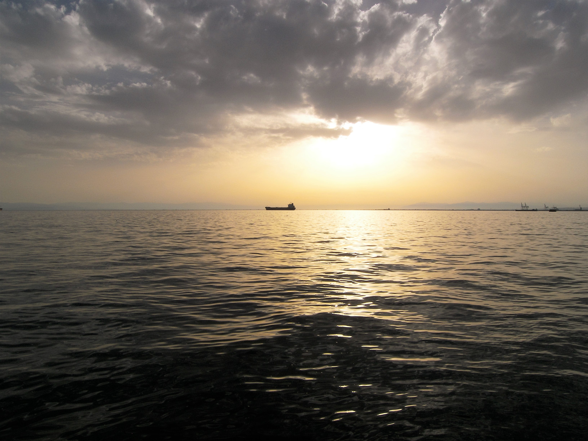 Kodak P880 ZOOM DIGITAL CAMERA sample photo. Sunset in thessaloniki photography