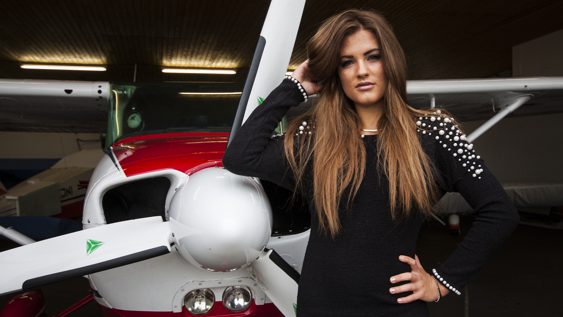 Canon EOS 450D (EOS Rebel XSi / EOS Kiss X2) + Sigma 10-20mm F4-5.6 EX DC HSM sample photo. Marie at the cessna c172 skyhawk photography