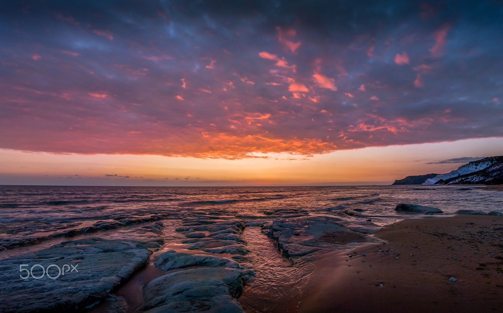 Sigma 17-70mm F2.8-4 DC Macro OS HSM sample photo. Scala dei turchi - sunset photography