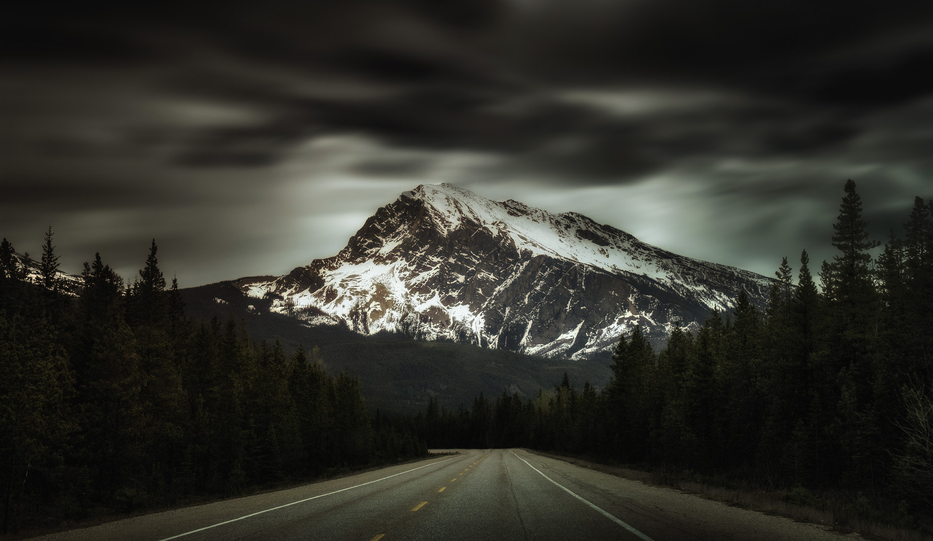 Samsung NX 18-55mm F3.5-5.6 OIS sample photo. Dark roads photography