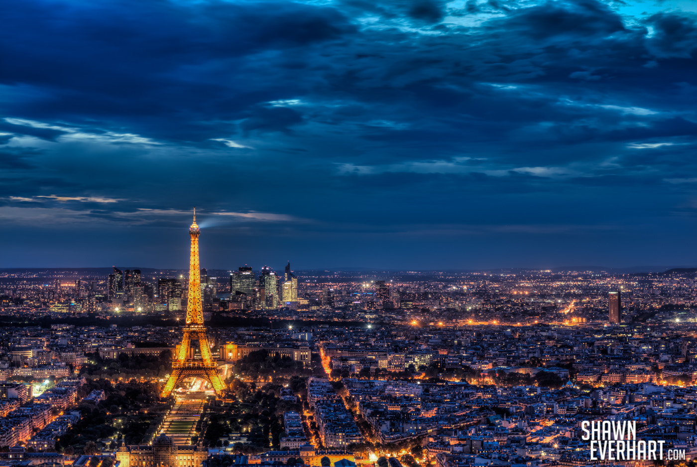 Canon EF 85mm F1.2L II USM sample photo. Paris twilight photography