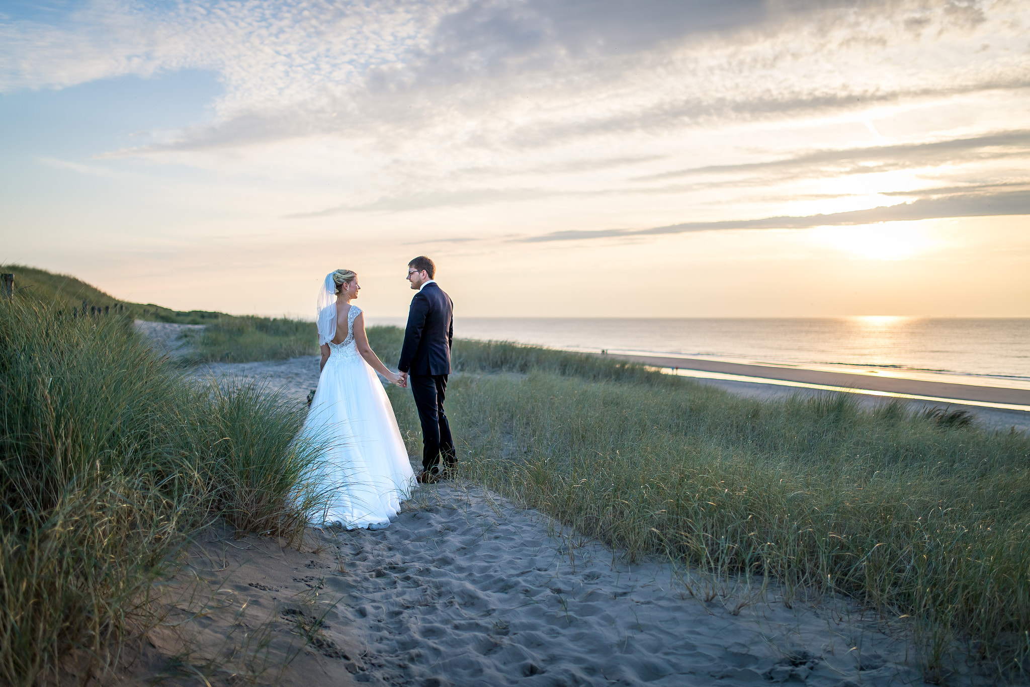 Sigma 35mm F1.4 DG HSM Art sample photo. After wedding @ noodwijk beach photography